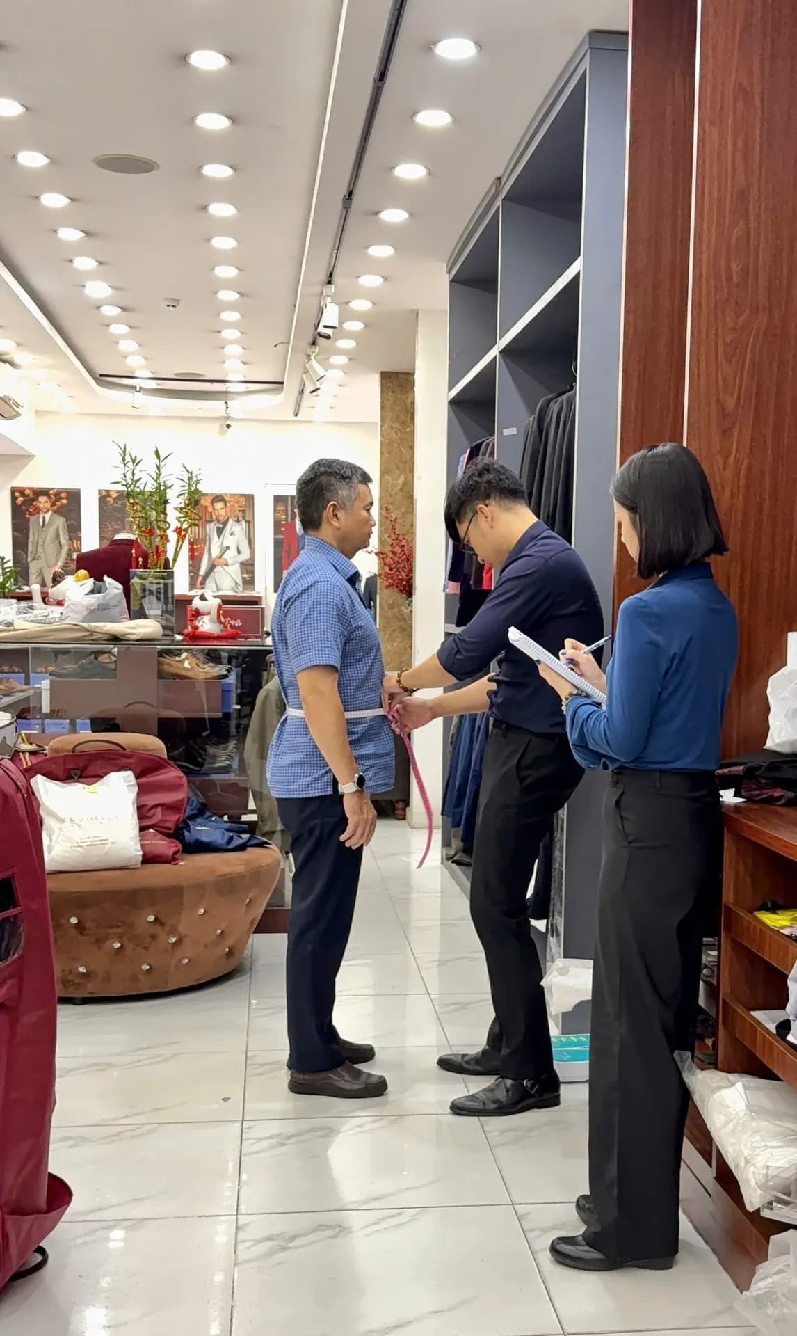 Phóng sự tại showroom — Mon Amie