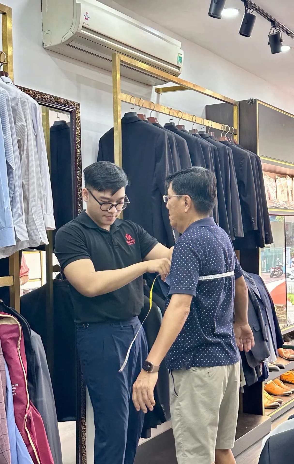 Phóng sự tại showroom — Mon Amie