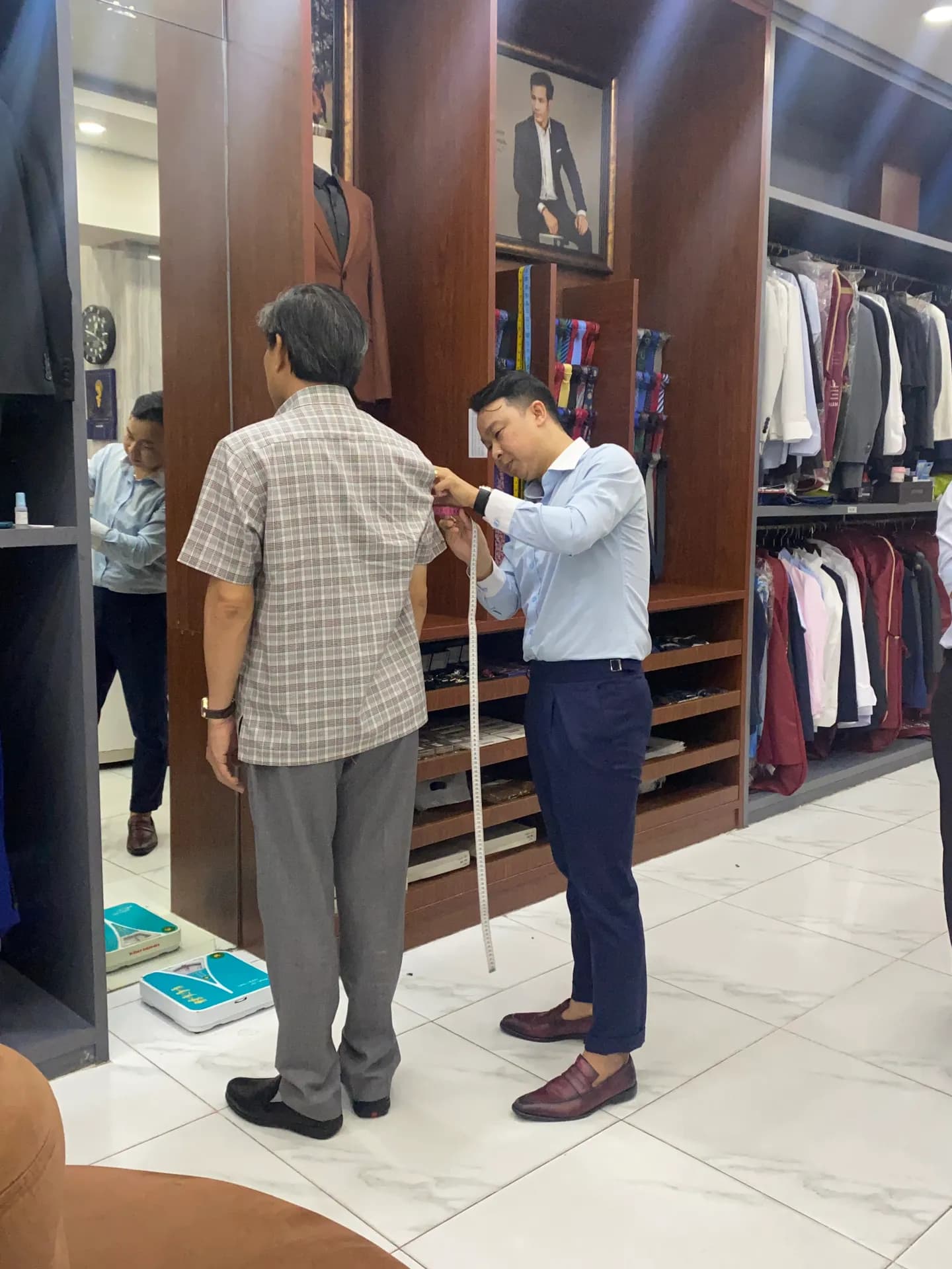 Phóng sự tại showroom — Mon Amie