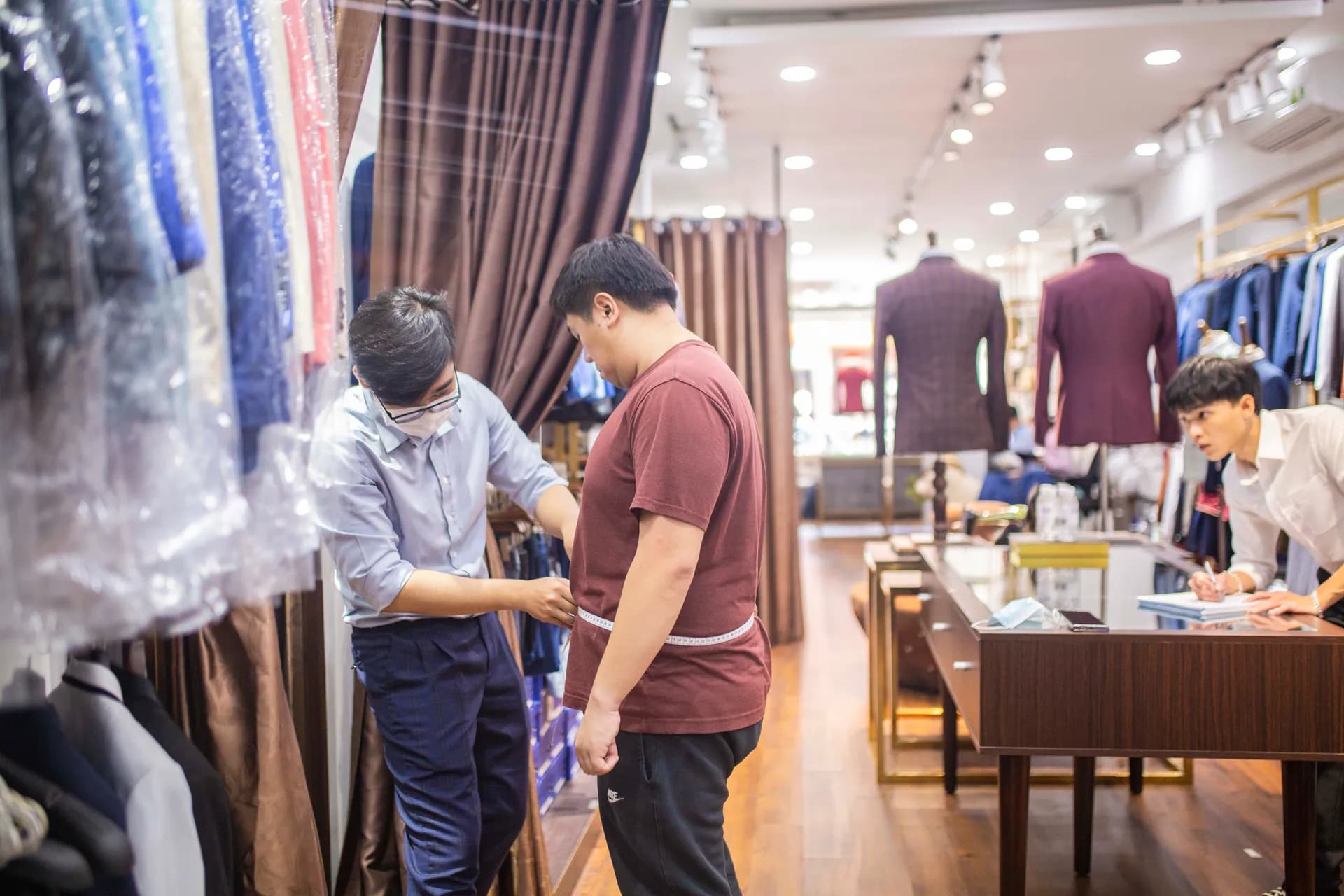 Phóng sự tại showroom — Mon Amie