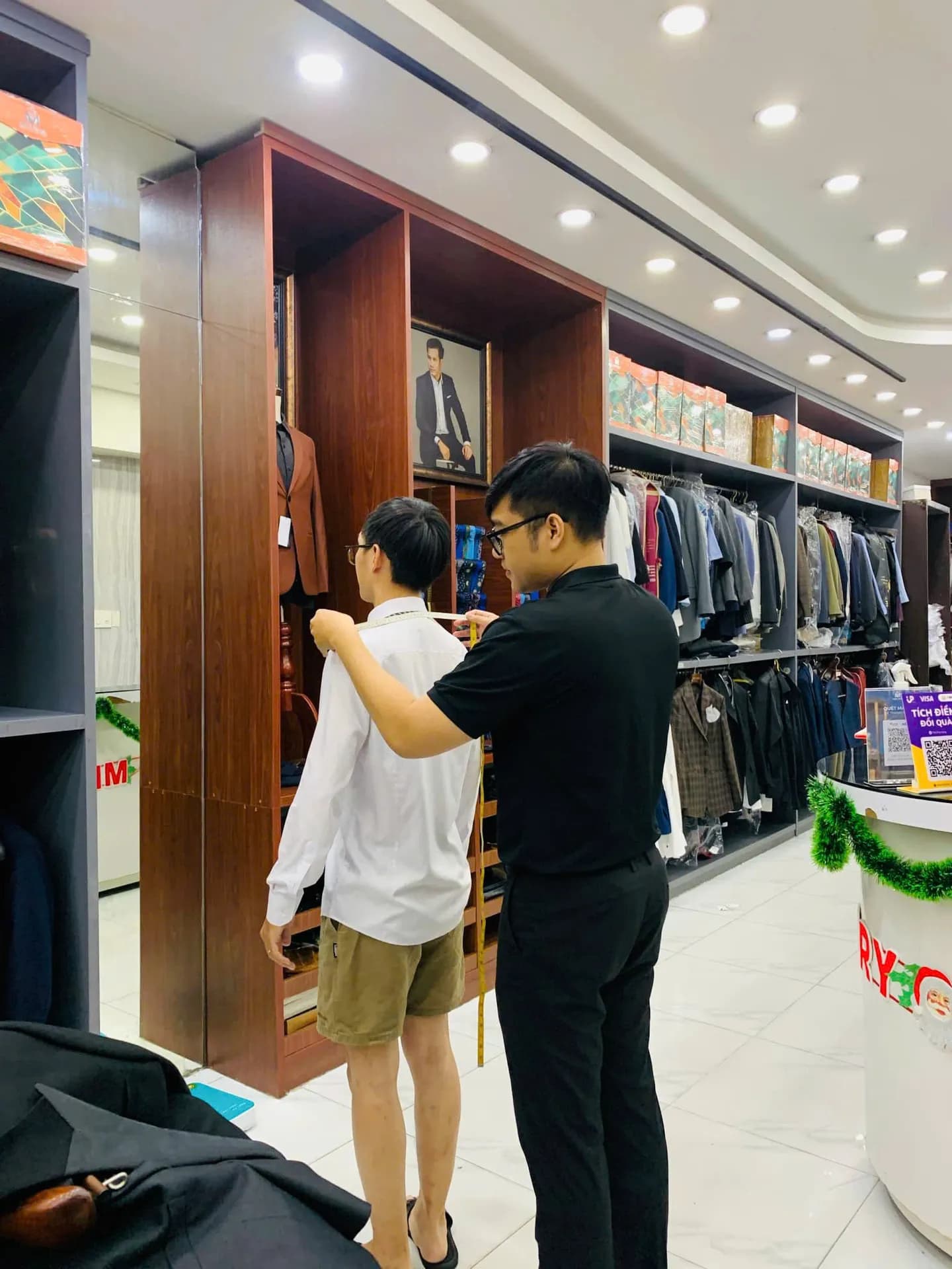 Phóng sự tại showroom — Mon Amie