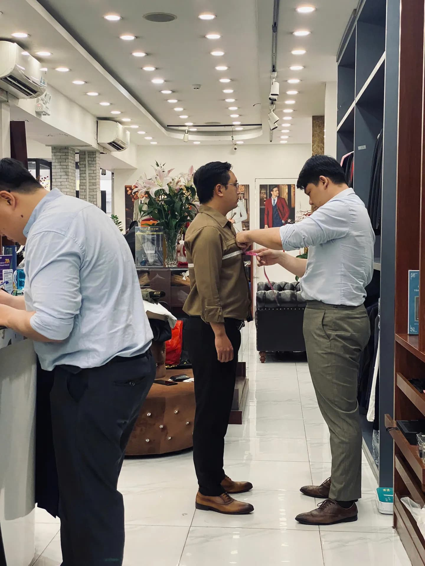 Phóng sự tại showroom — Mon Amie