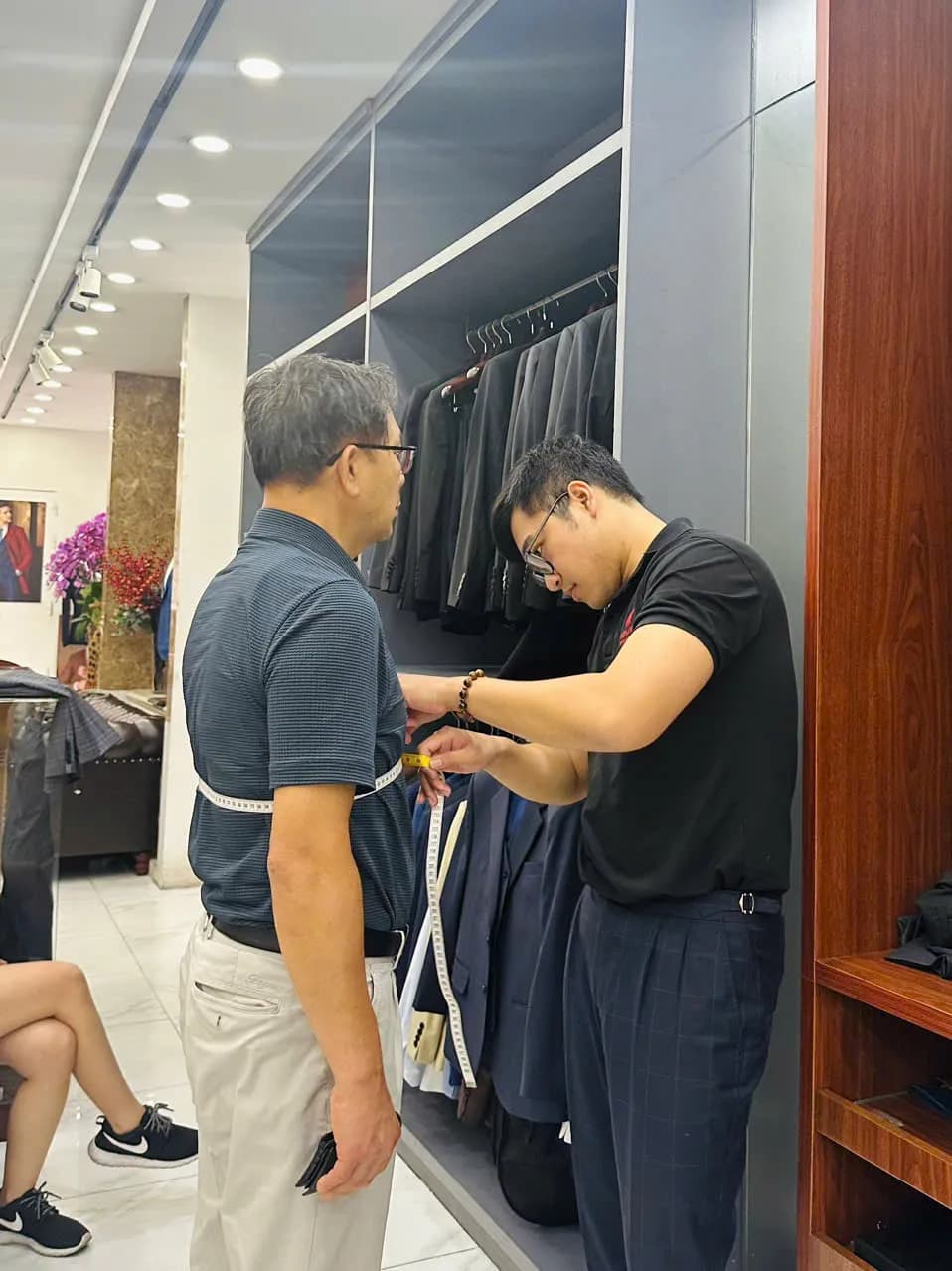 Phóng sự tại showroom — Mon Amie