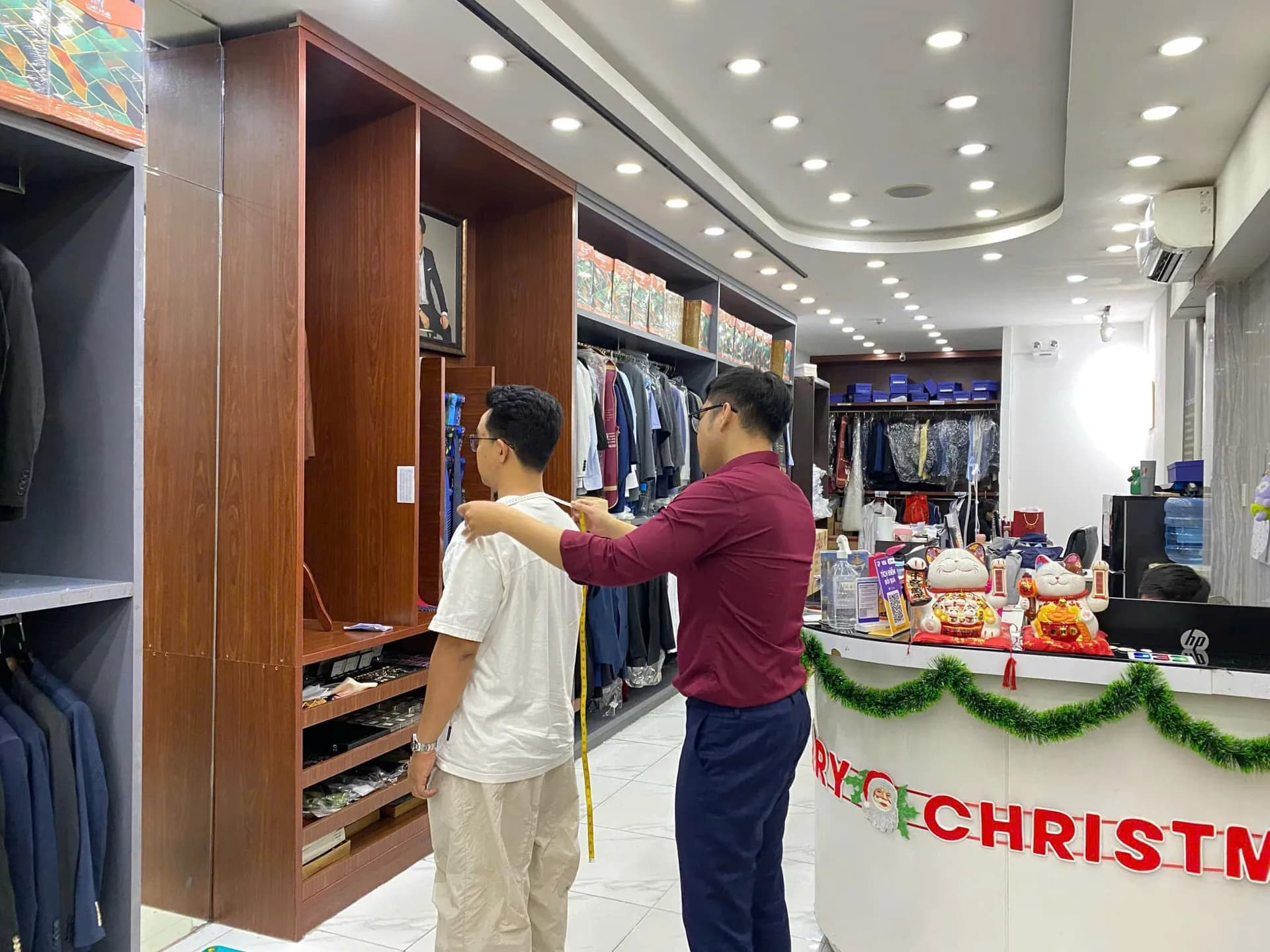 Phóng sự tại showroom — Mon Amie