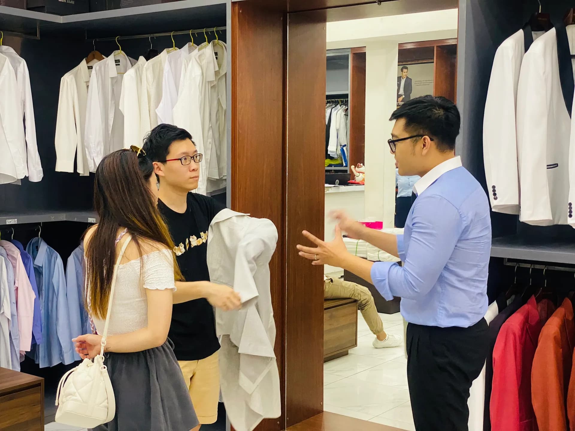 Phóng sự tại showroom — Mon Amie