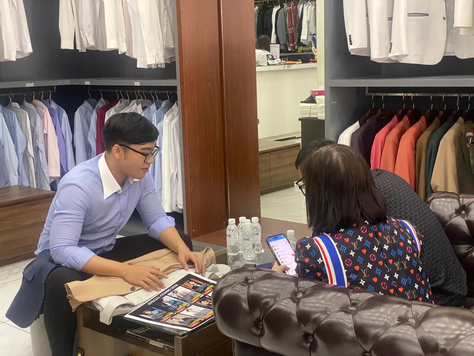 Phóng sự tại showroom — Mon Amie