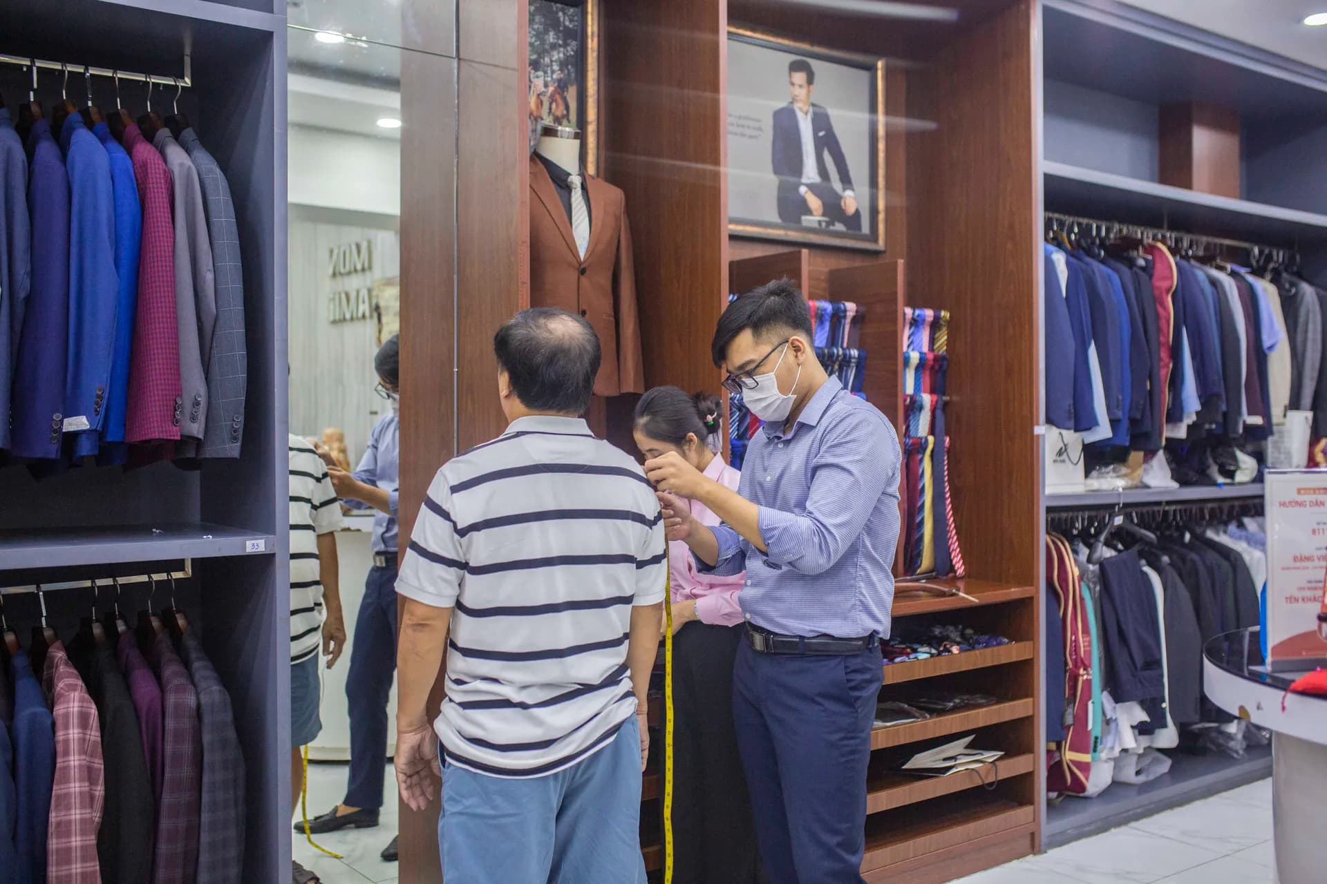 Phóng sự tại showroom — Mon Amie