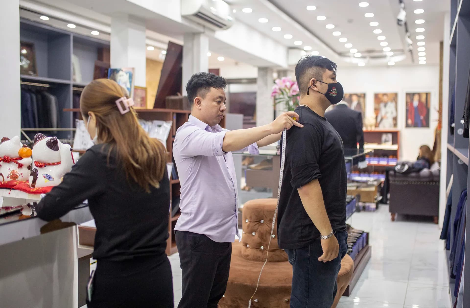 Phóng sự tại showroom — Mon Amie