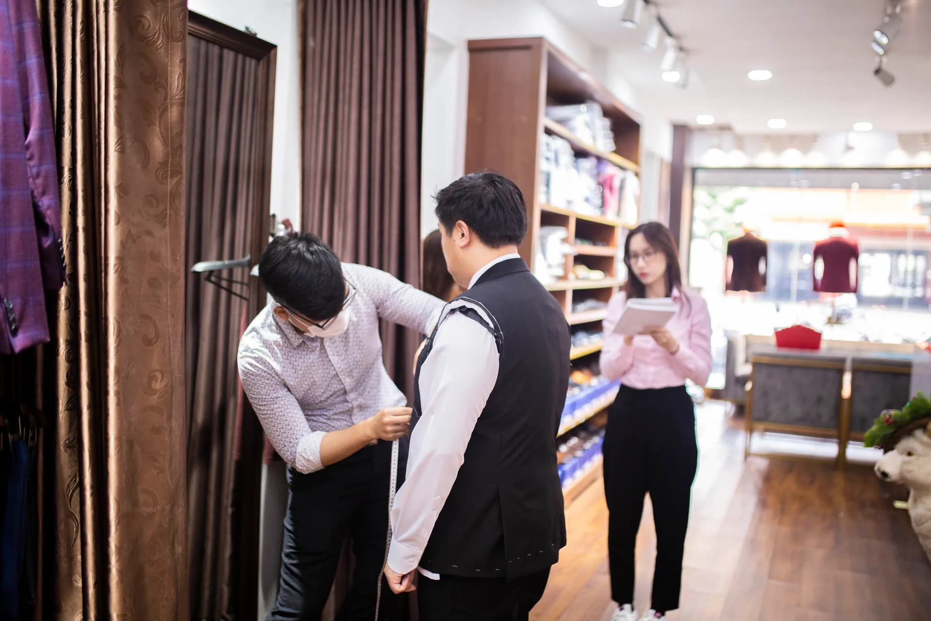 Phóng sự tại showroom — Mon Amie
