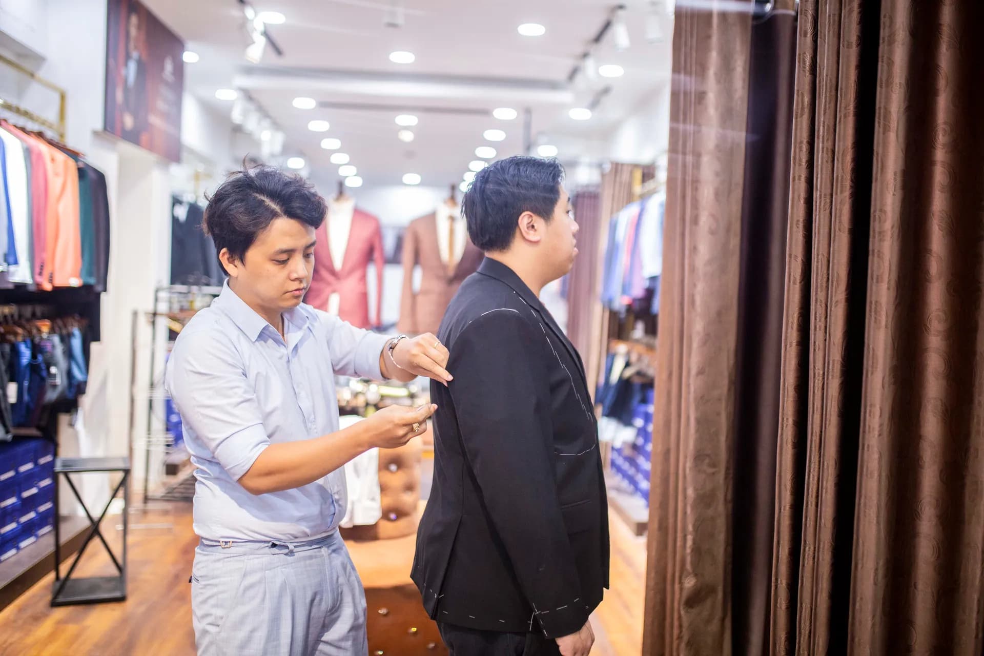 Phóng sự tại showroom — Mon Amie