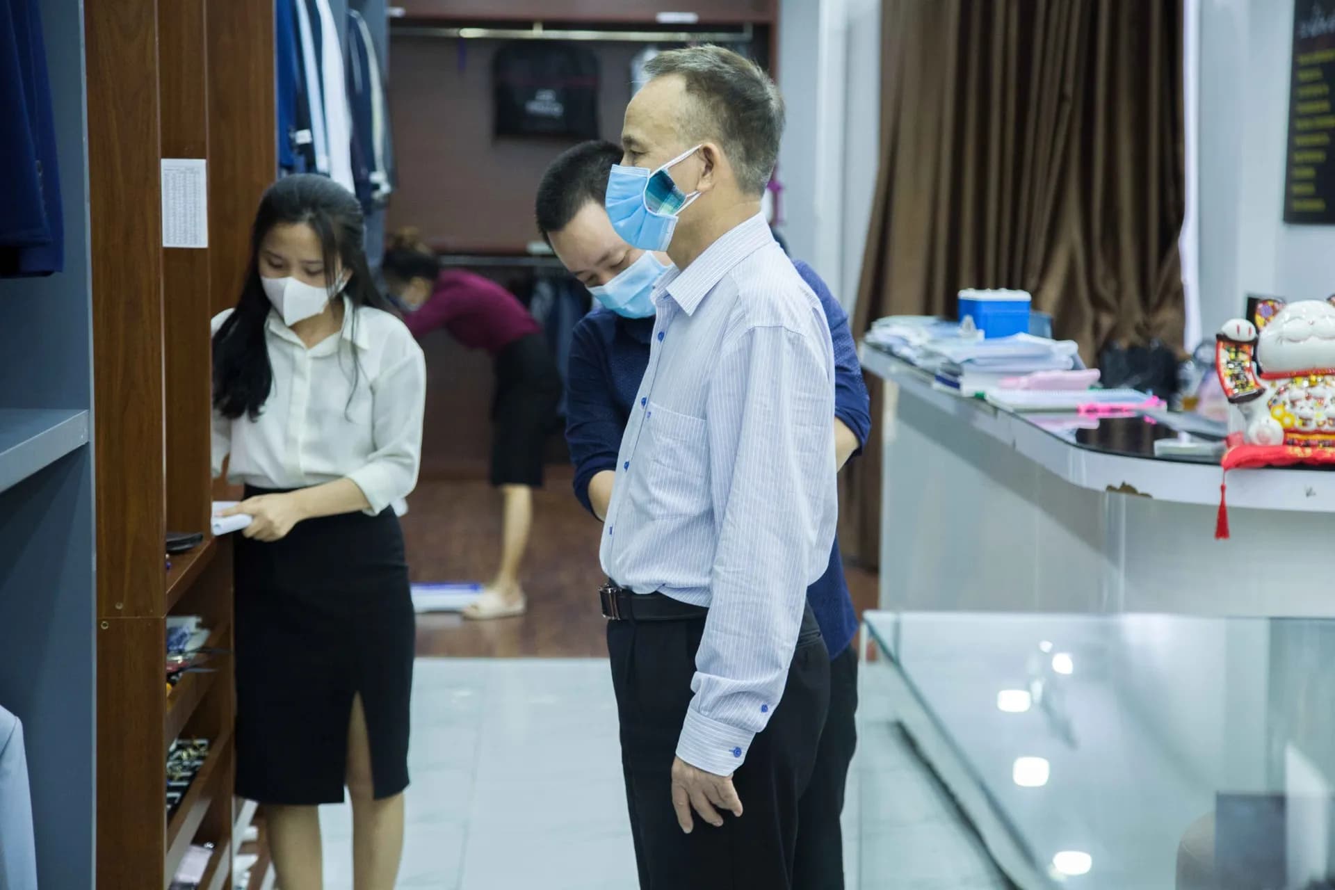 Phóng sự tại showroom — Mon Amie