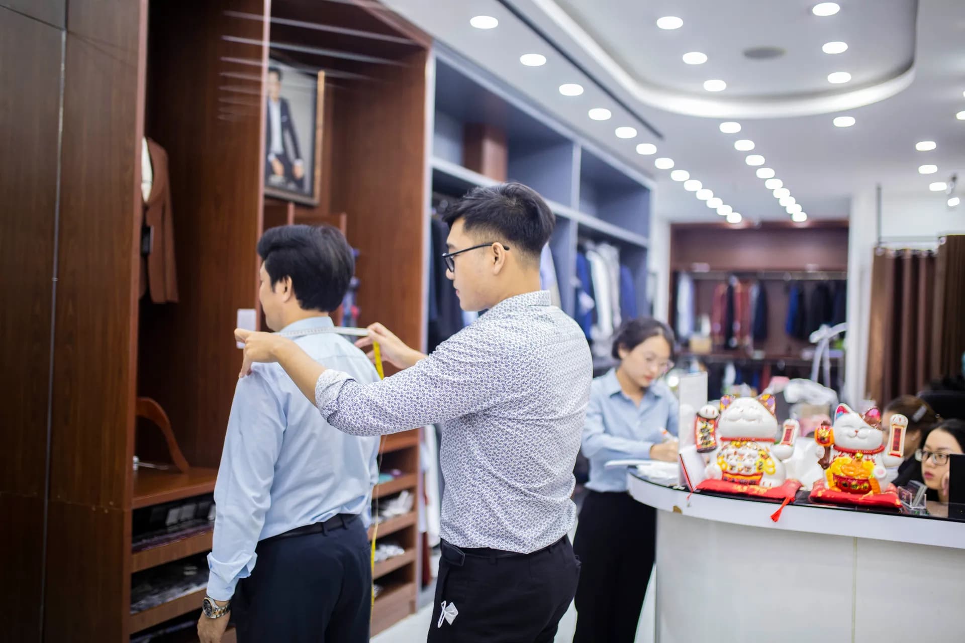 Phóng sự tại showroom — Mon Amie