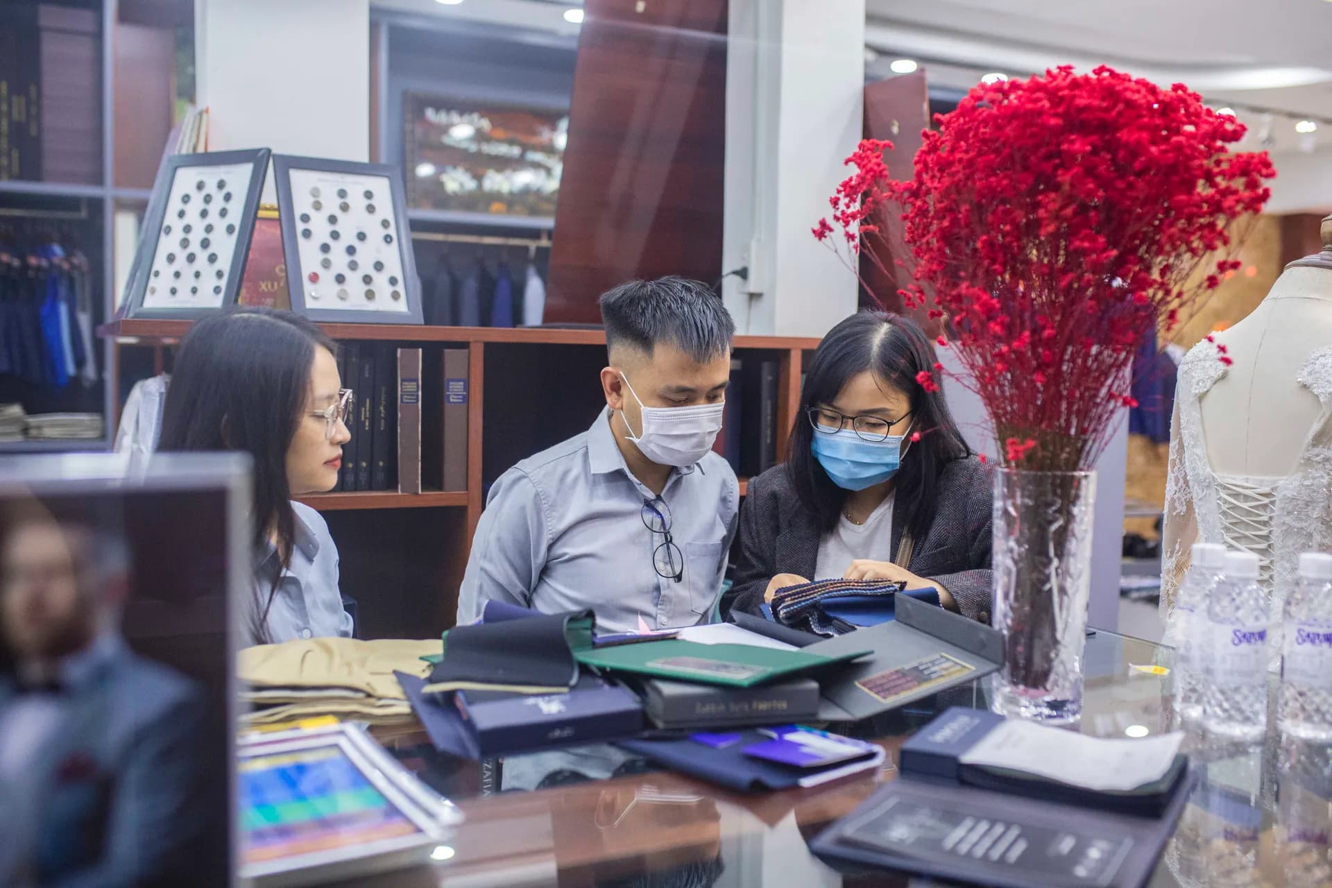 Phóng sự tại showroom — Mon Amie