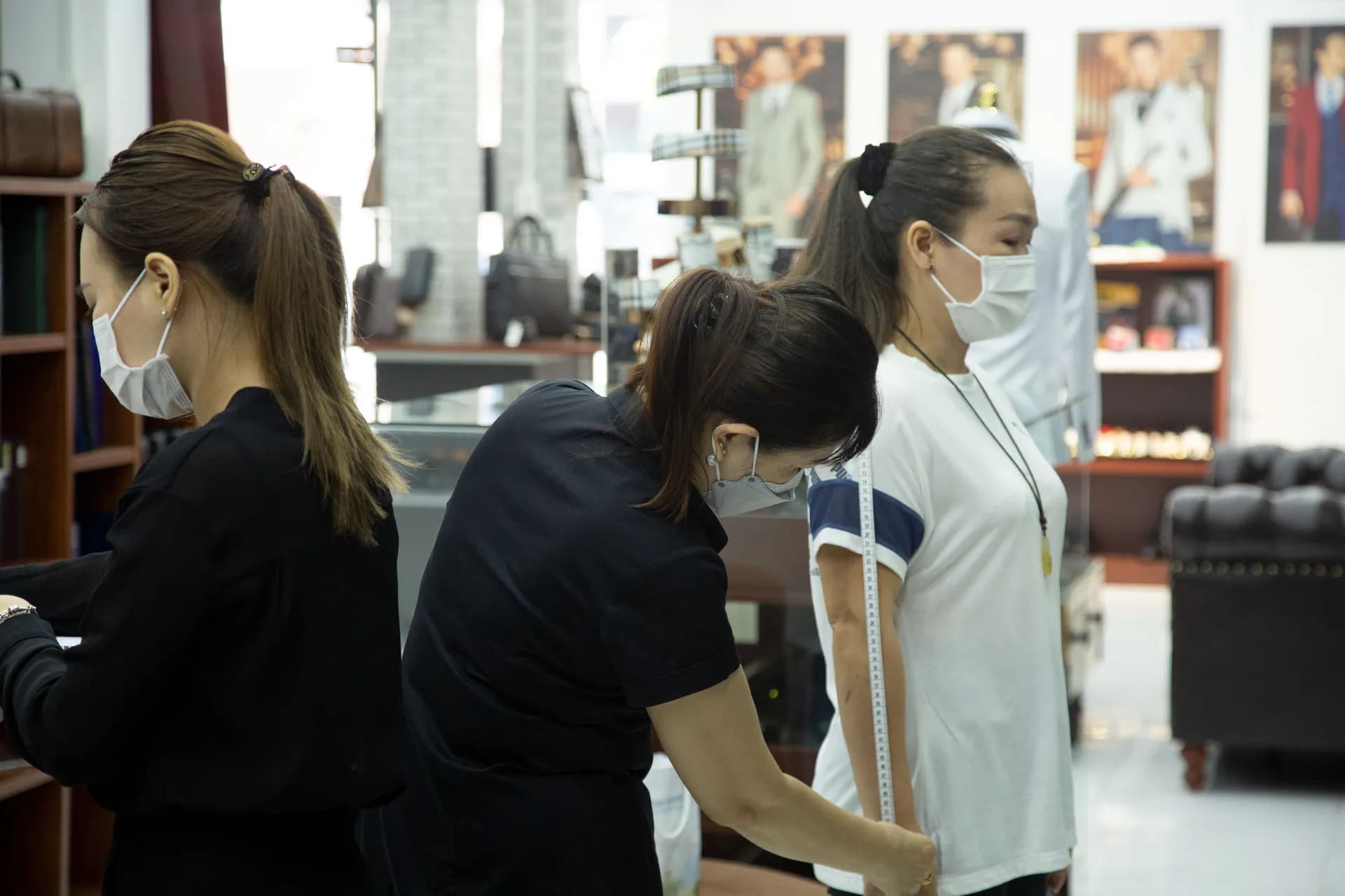 Phóng sự tại showroom — Mon Amie
