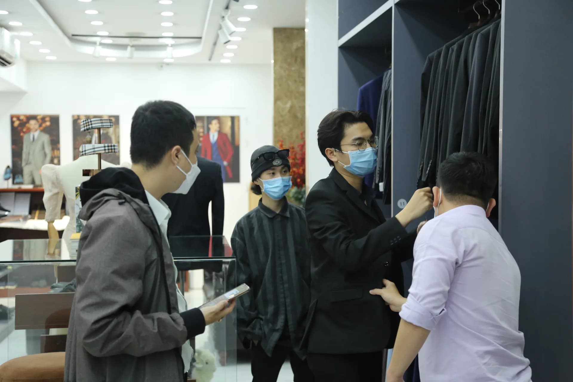 Phóng sự tại showroom — Mon Amie