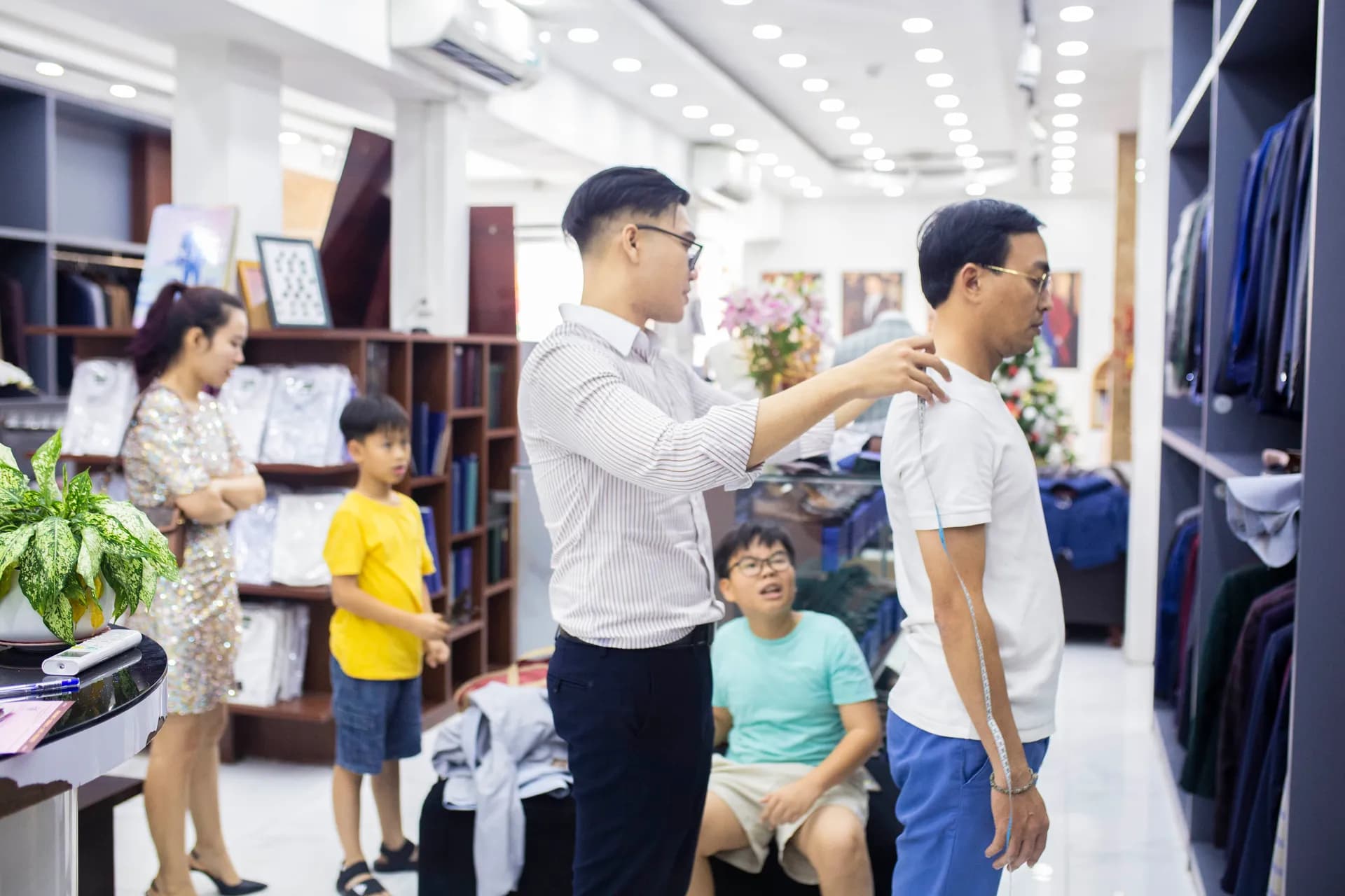 Phóng sự tại showroom — Mon Amie