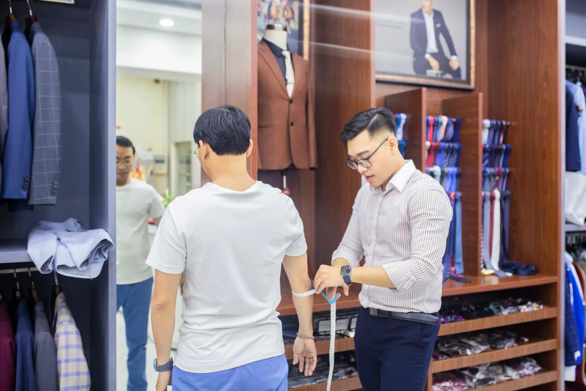 Phóng sự tại showroom — Mon Amie