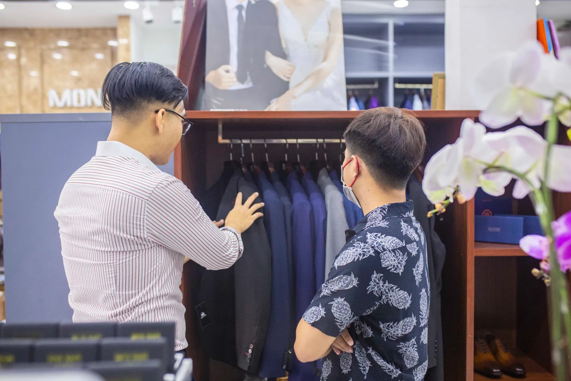 Phóng sự tại showroom — Mon Amie