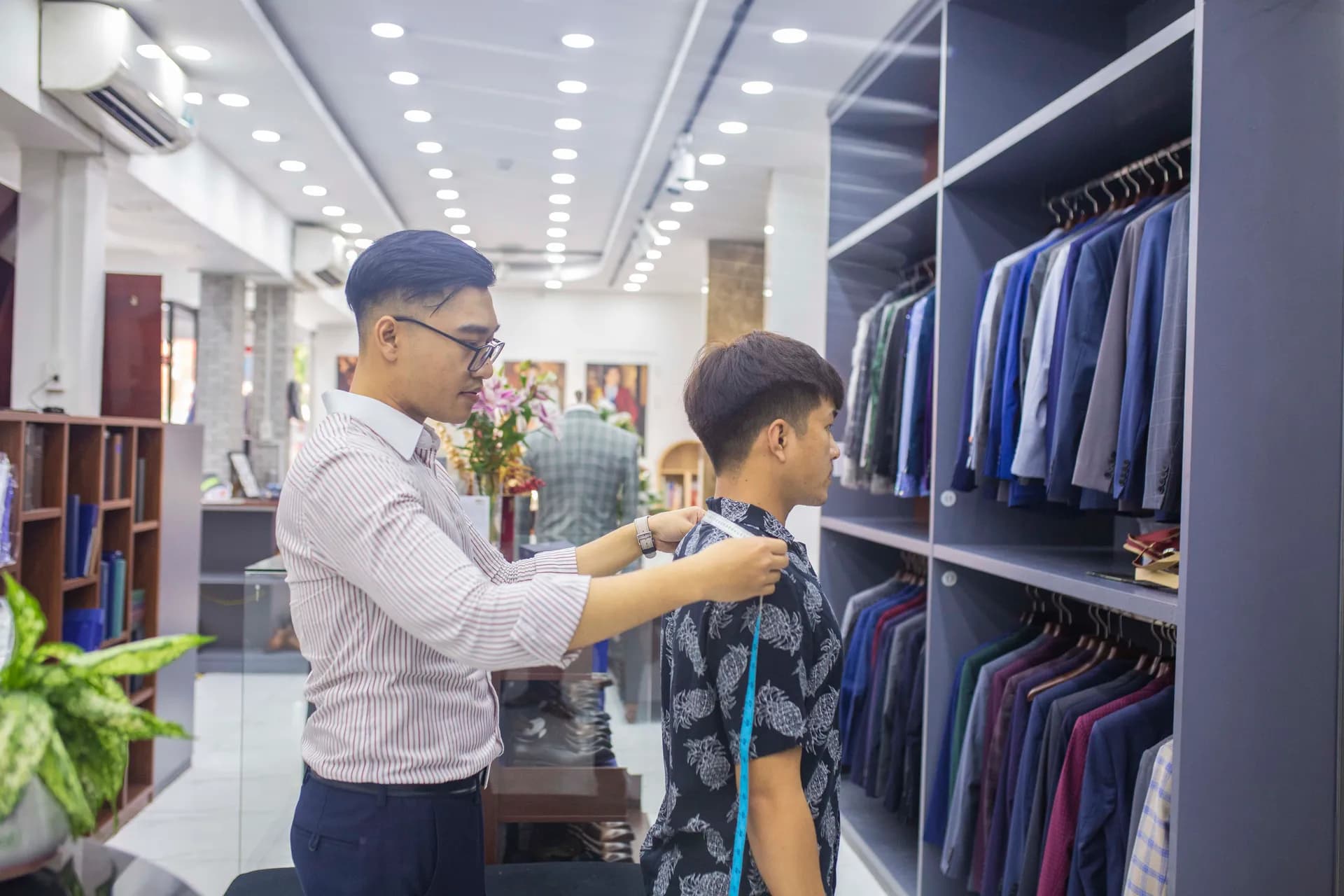 Phóng sự tại showroom — Mon Amie