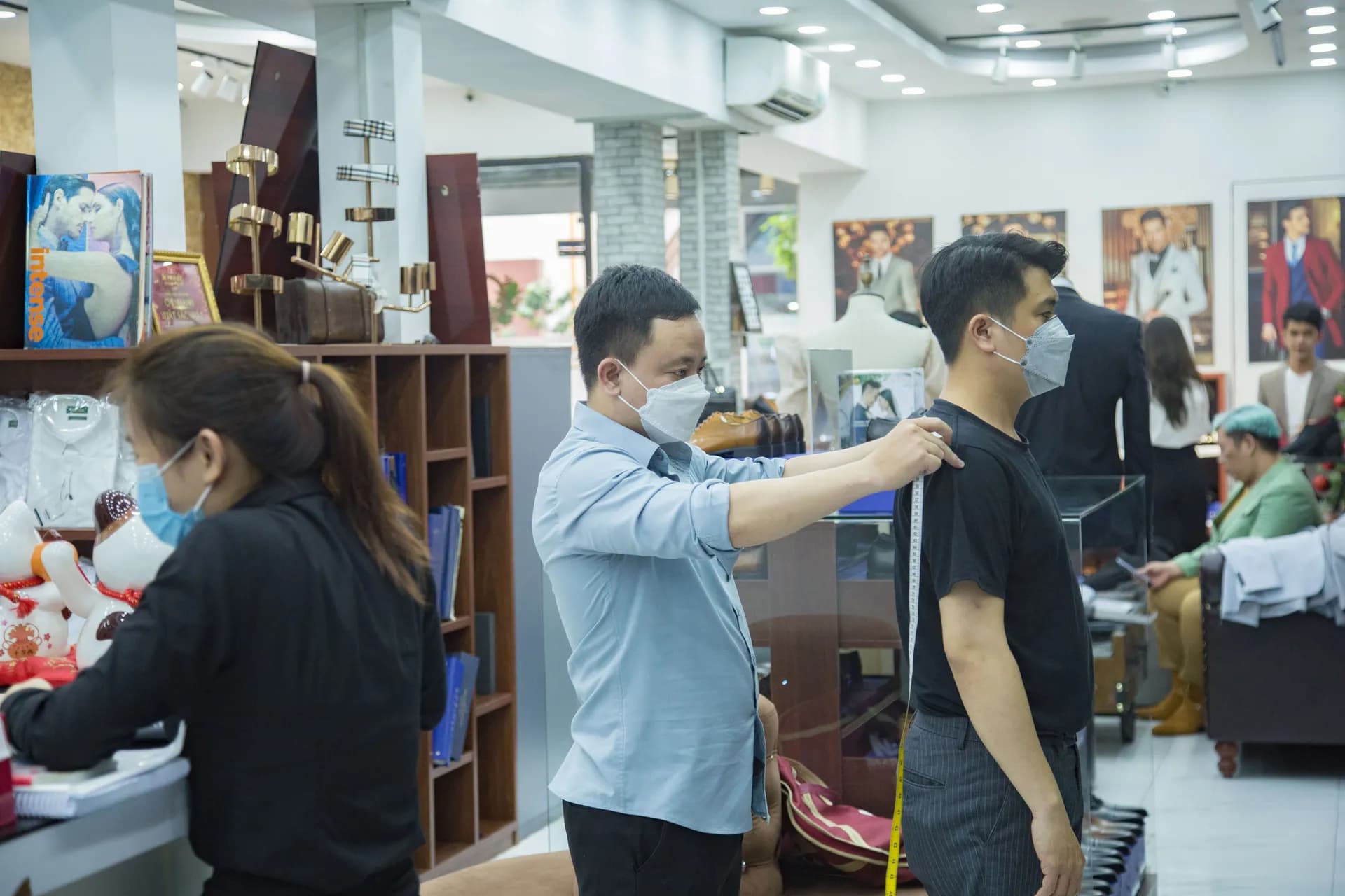 Phóng sự tại showroom — Mon Amie