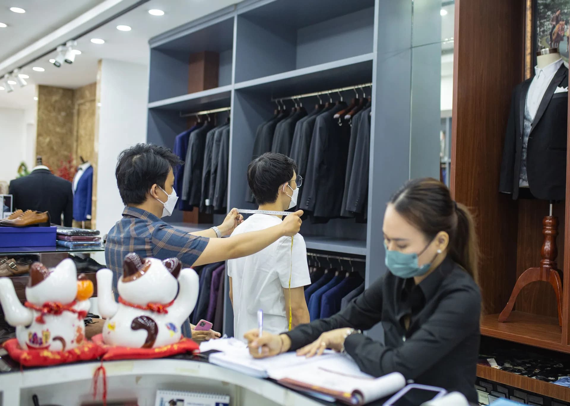 Phóng sự tại showroom — Mon Amie