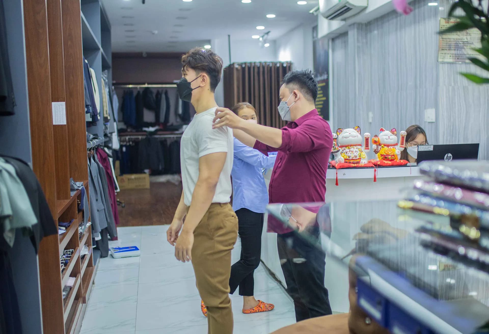 Phóng sự tại showroom — Mon Amie