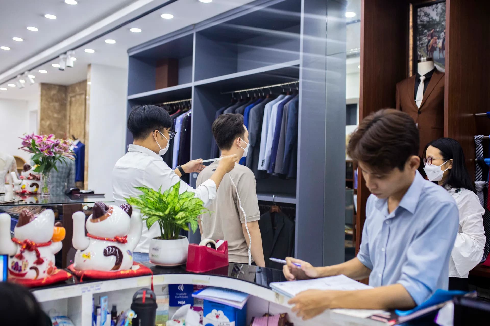 Phóng sự tại showroom — Mon Amie