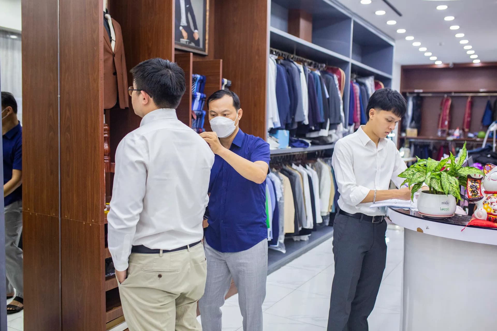 Phóng sự tại showroom — Mon Amie