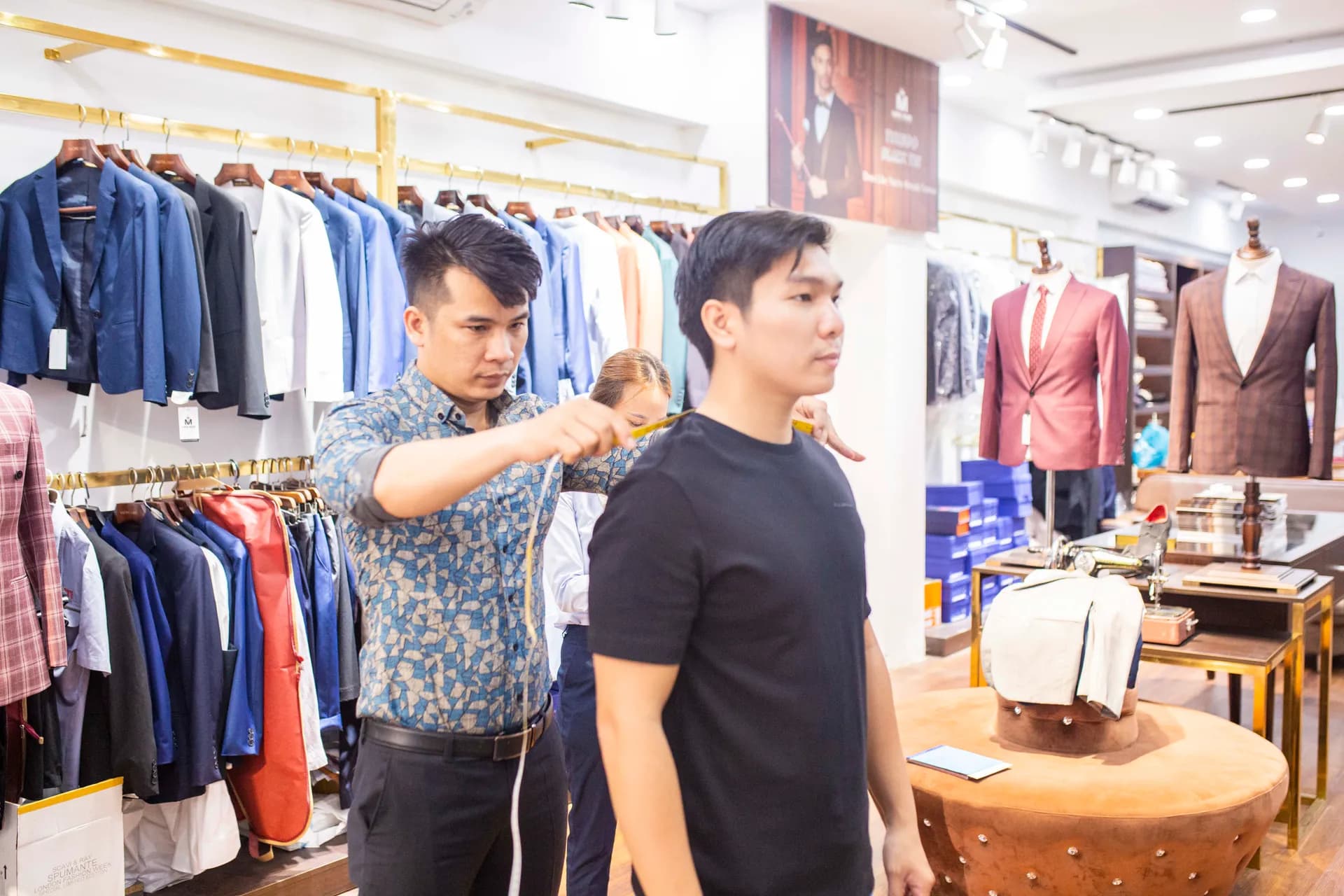 Phóng sự tại showroom — Mon Amie