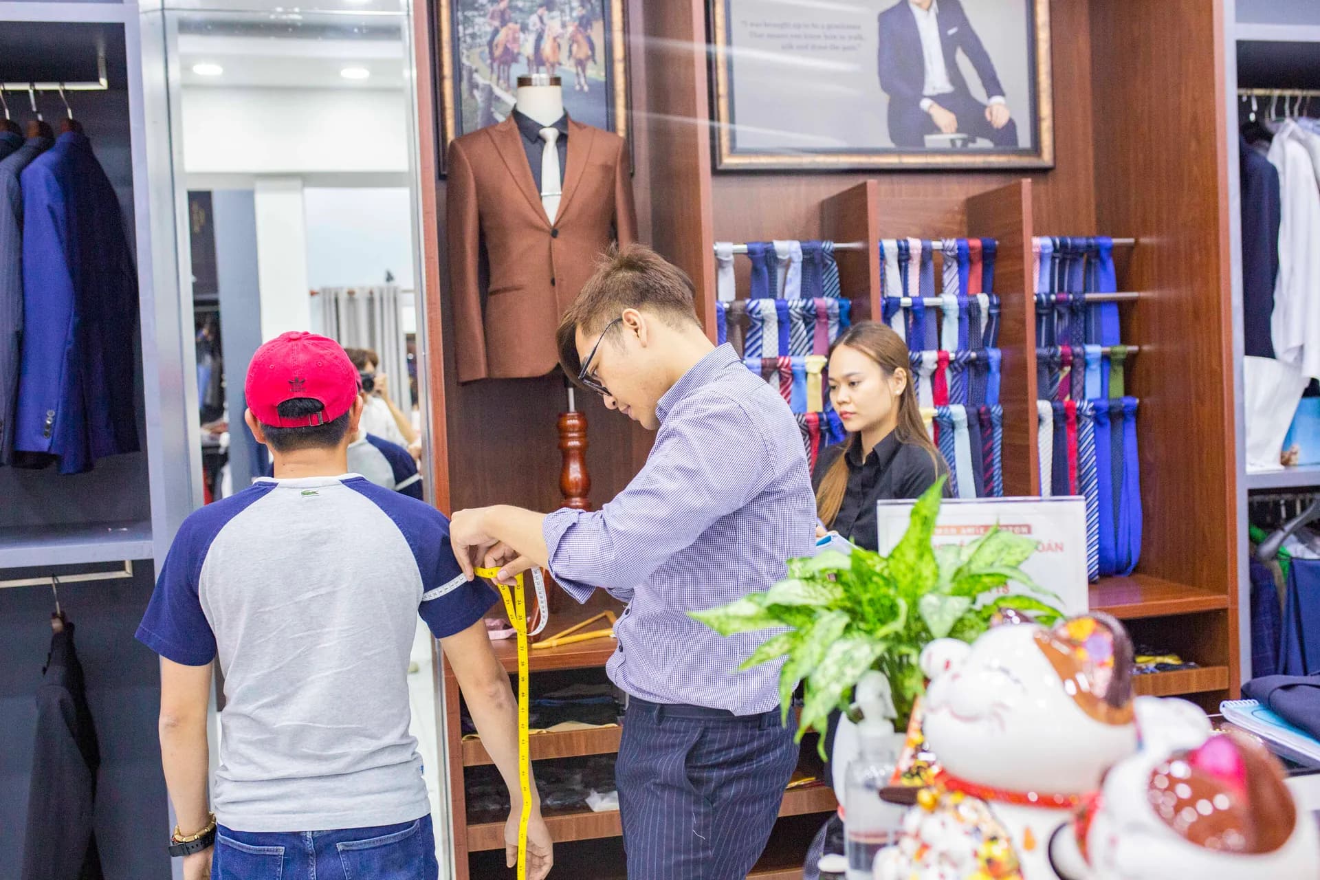Phóng sự tại showroom — Mon Amie