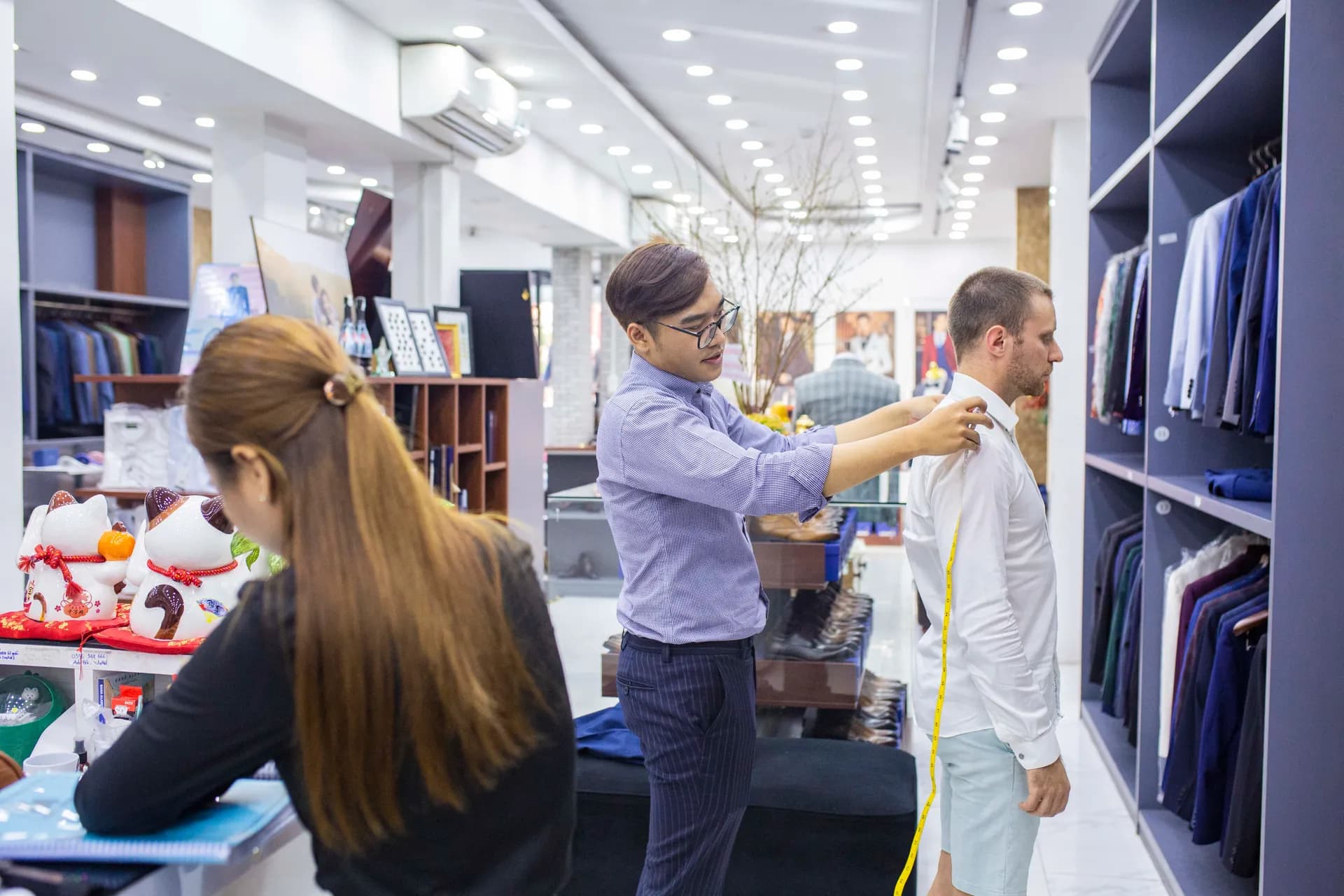 Phóng sự tại showroom — Mon Amie