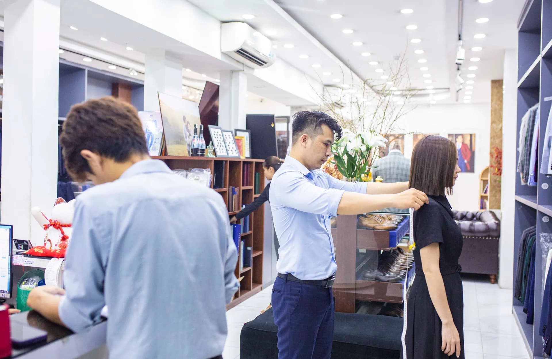 Phóng sự tại showroom — Mon Amie