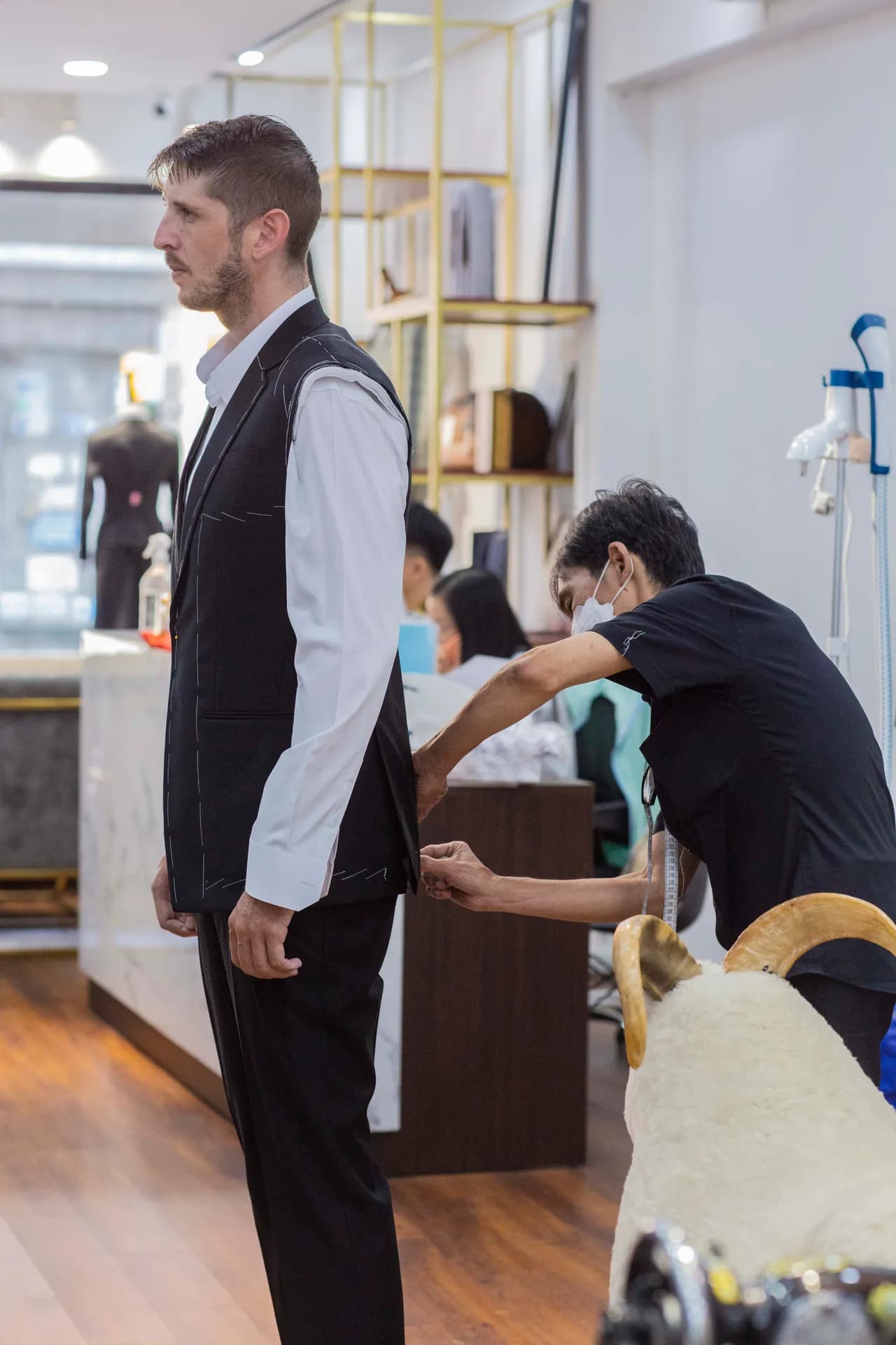 Phóng sự tại showroom — Mon Amie