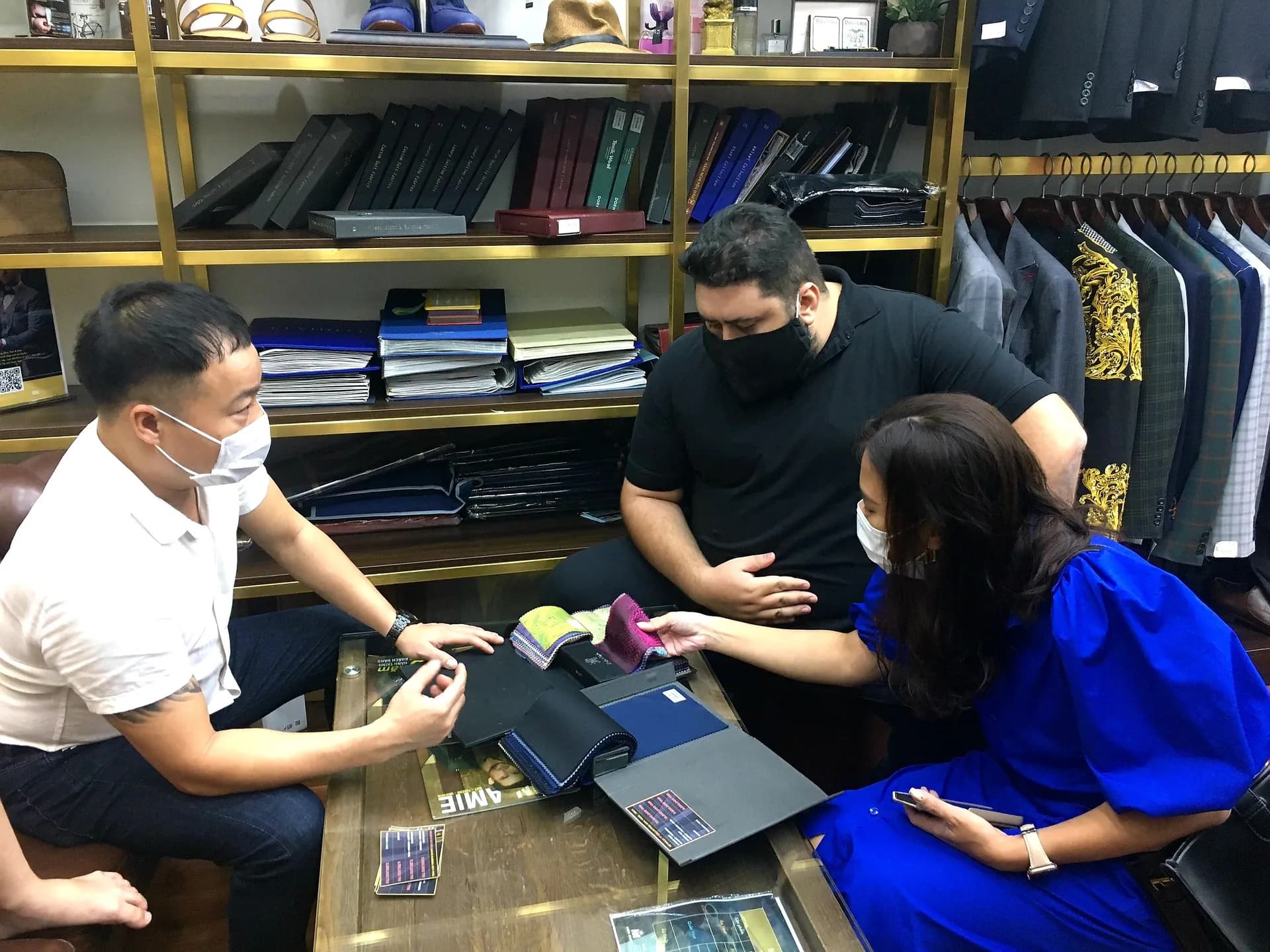 Phóng sự tại showroom — Mon Amie