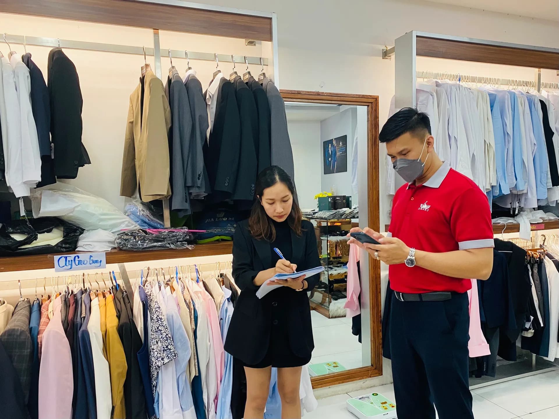 Phóng sự tại showroom — Mon Amie
