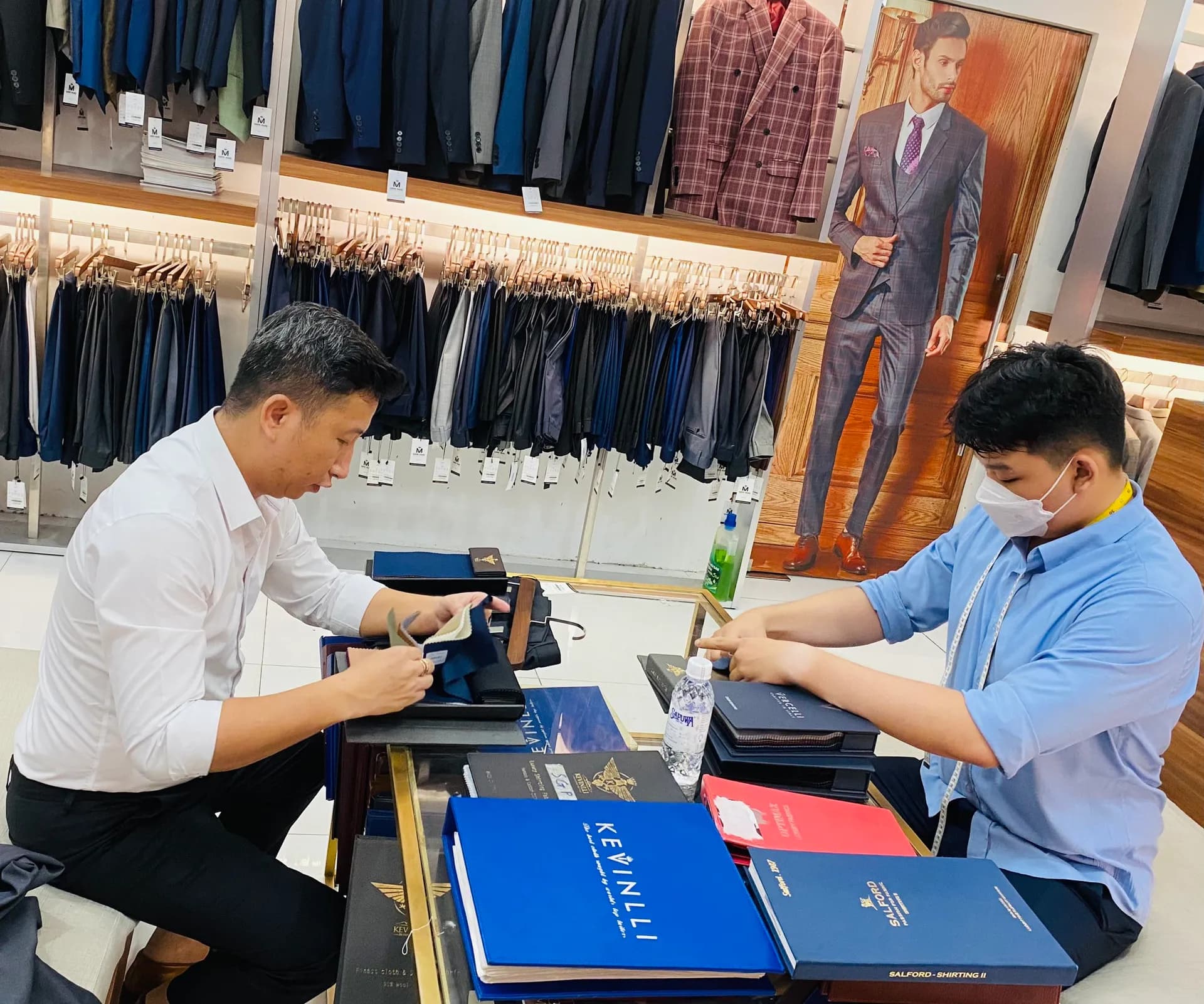 Phóng sự tại showroom — Mon Amie