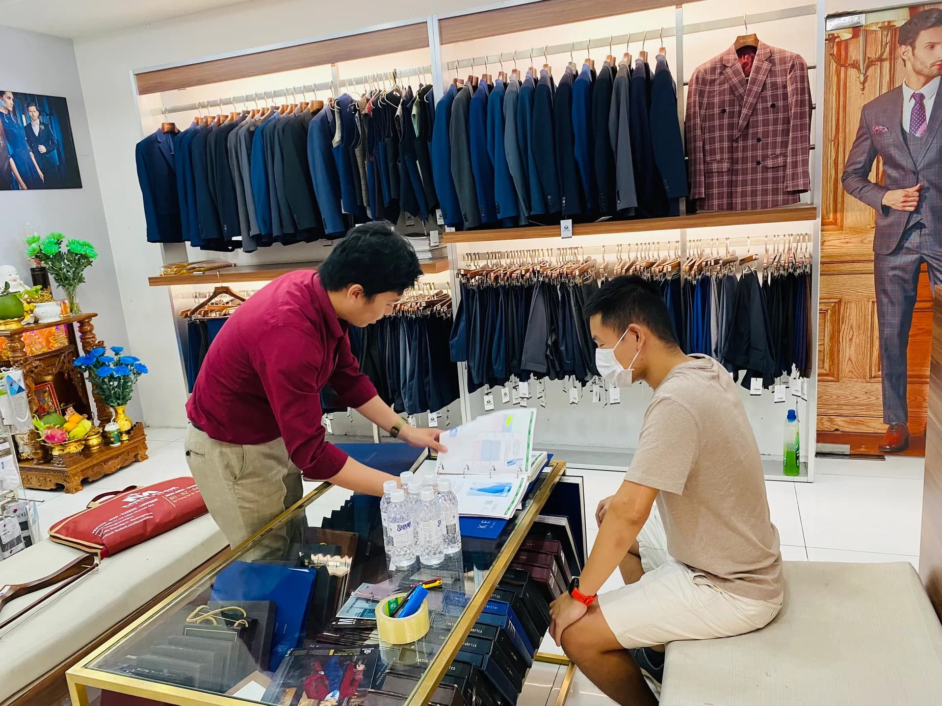 Phóng sự tại showroom — Mon Amie