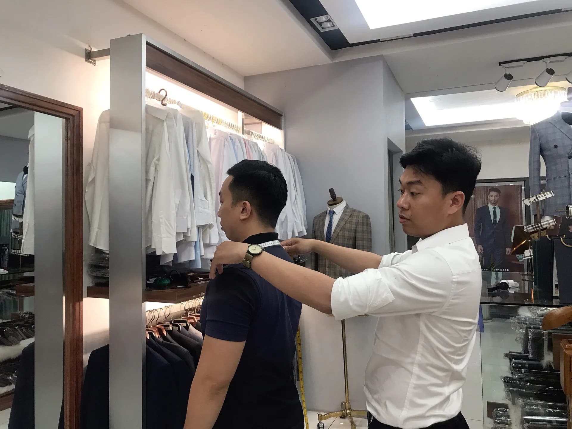Phóng sự tại showroom — Mon Amie