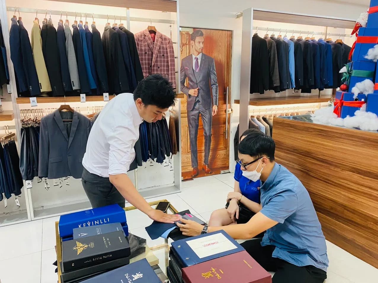 Phóng sự tại showroom — Mon Amie