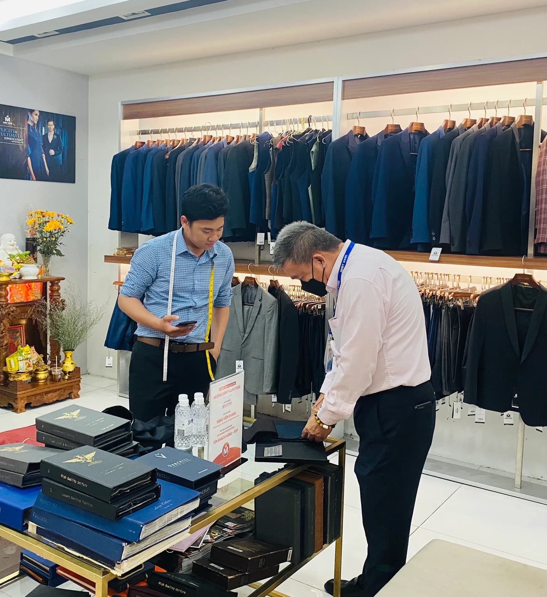 Phóng sự tại showroom — Mon Amie
