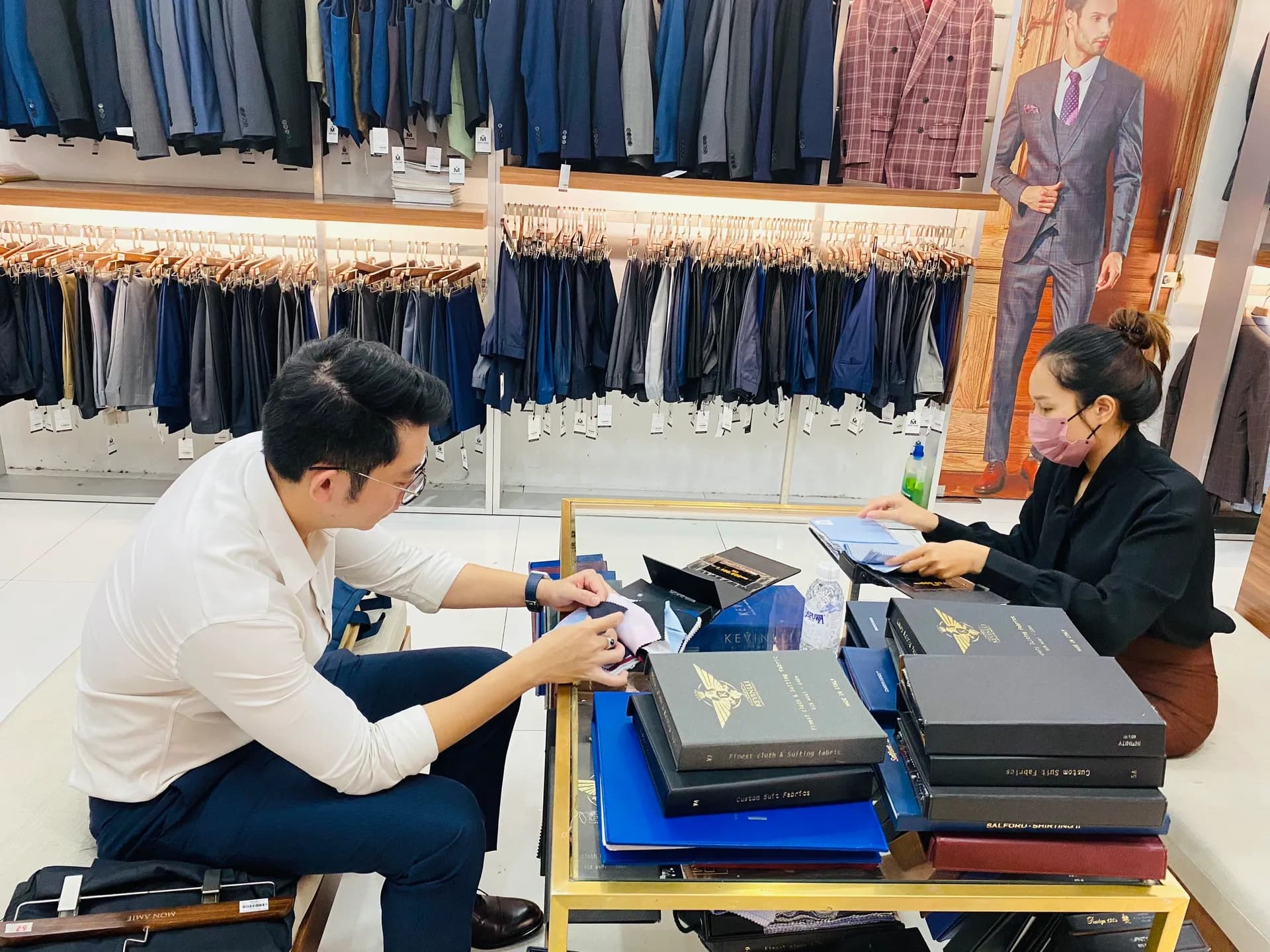 Phóng sự tại showroom — Mon Amie