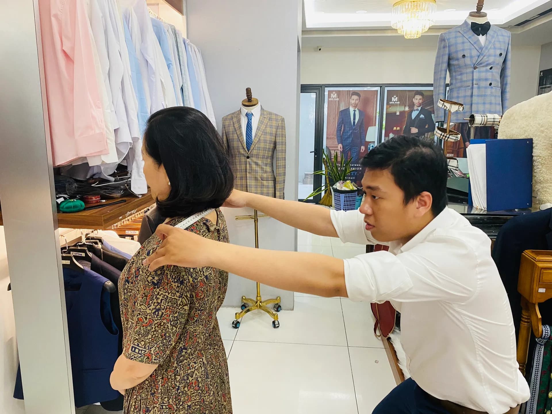 Phóng sự tại showroom — Mon Amie