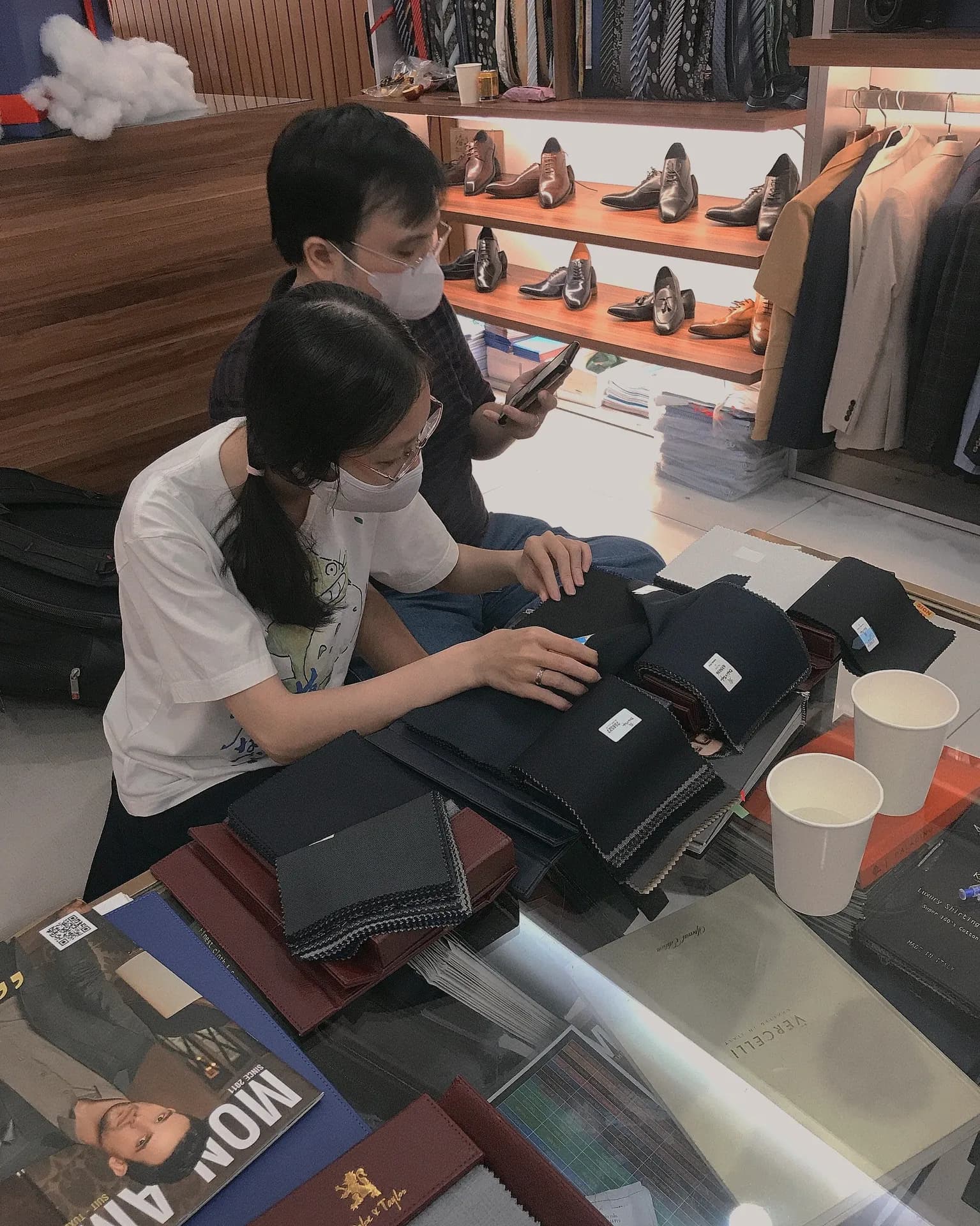Phóng sự tại showroom — Mon Amie