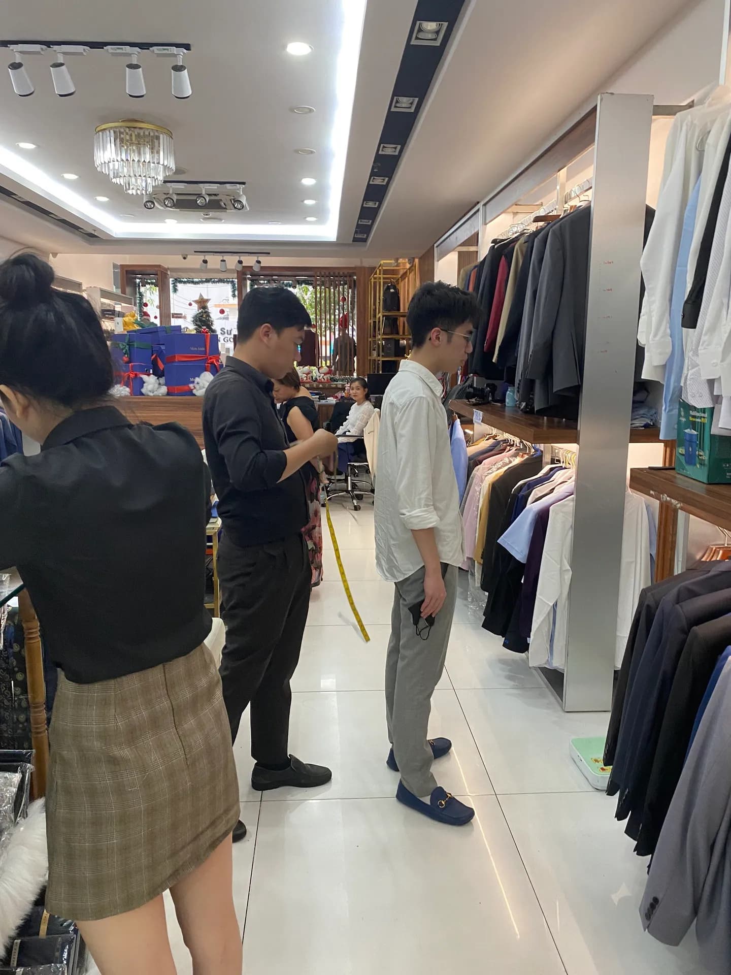 Phóng sự tại showroom — Mon Amie