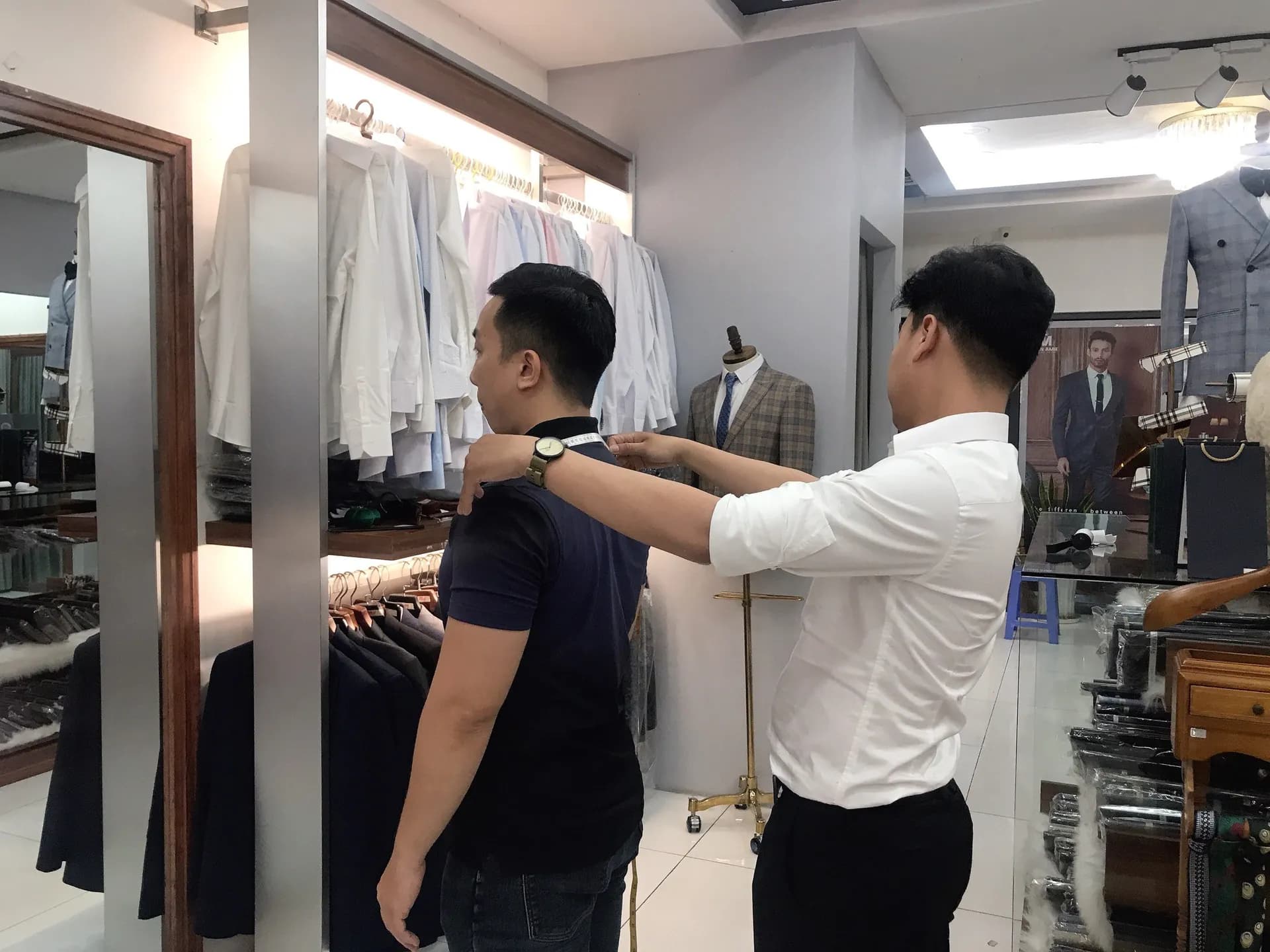 Phóng sự tại showroom — Mon Amie