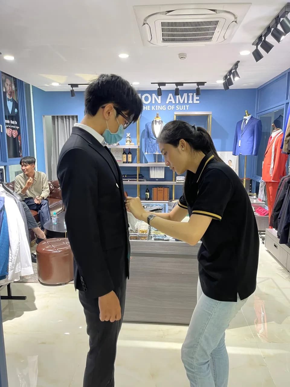 Phóng sự tại showroom — Mon Amie