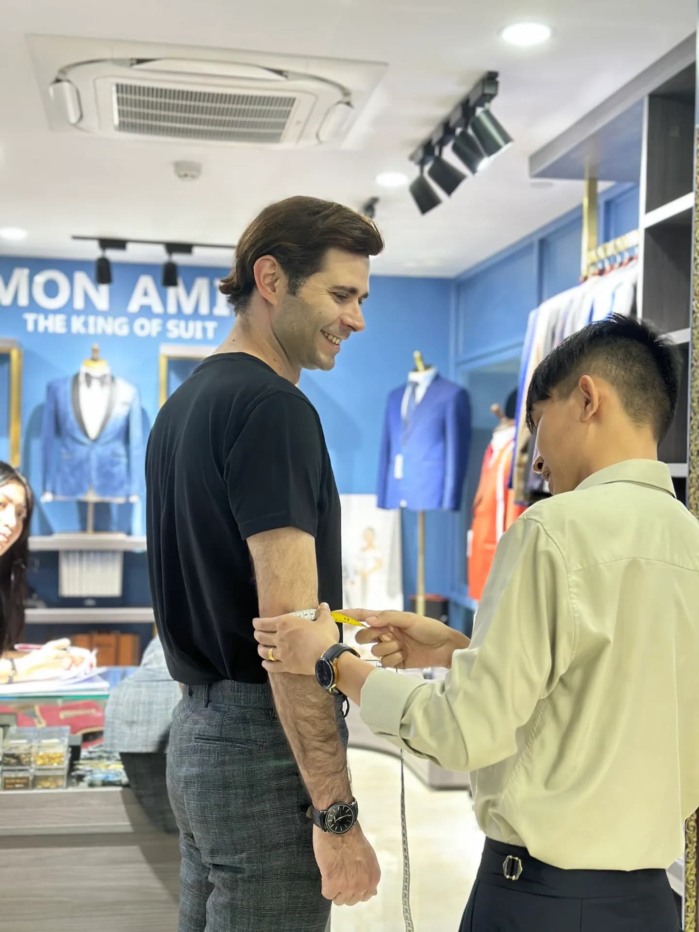 Phóng sự tại showroom — Mon Amie