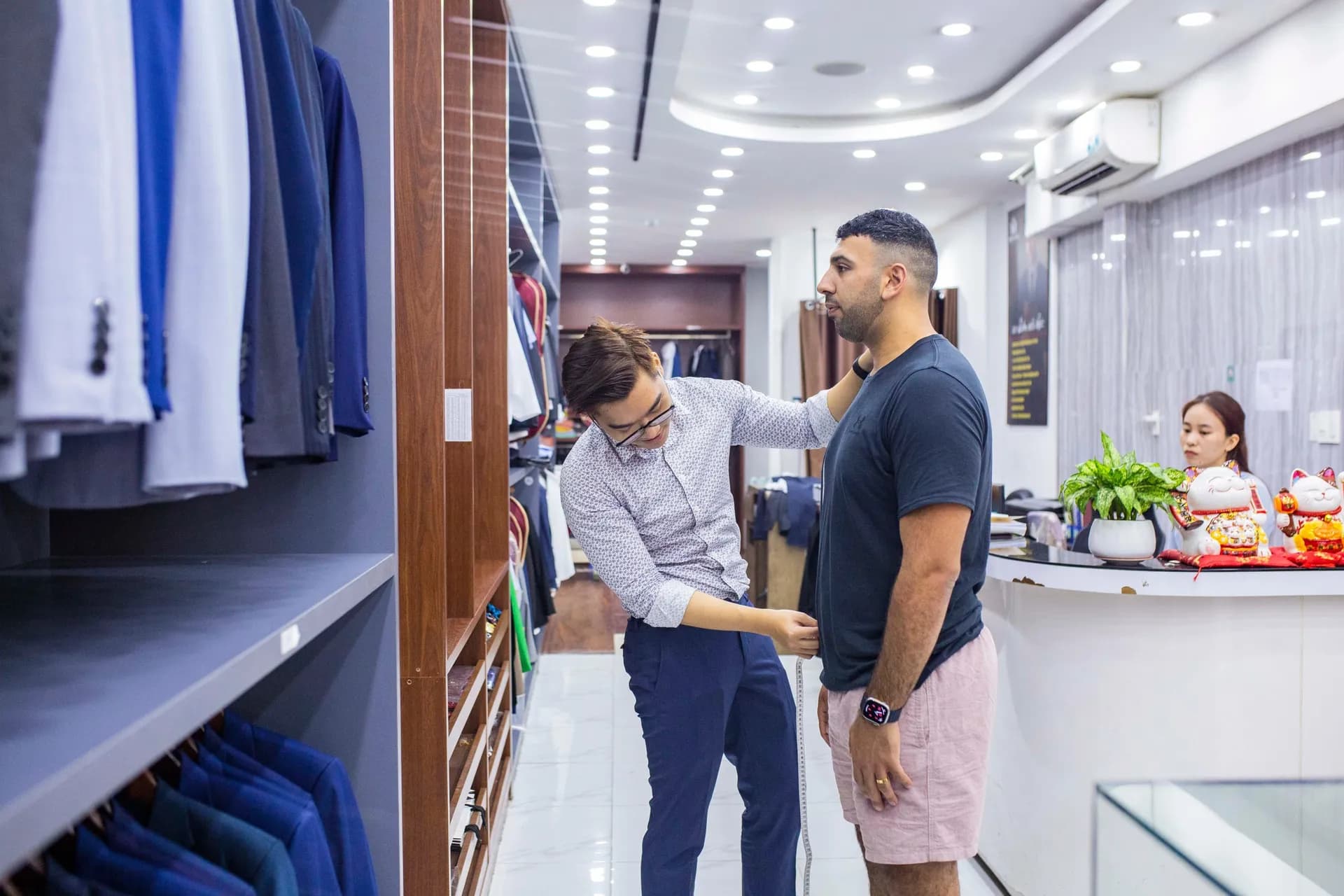 Phóng sự tại showroom — Mon Amie
