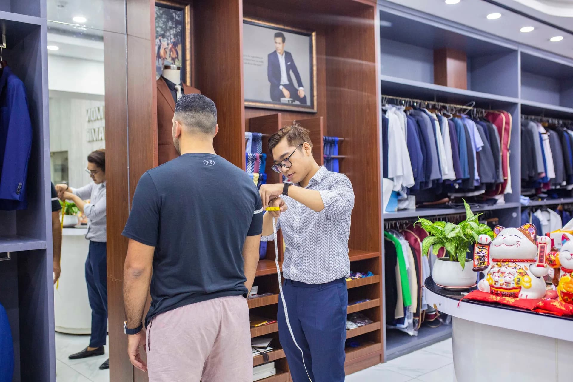 Phóng sự tại showroom — Mon Amie