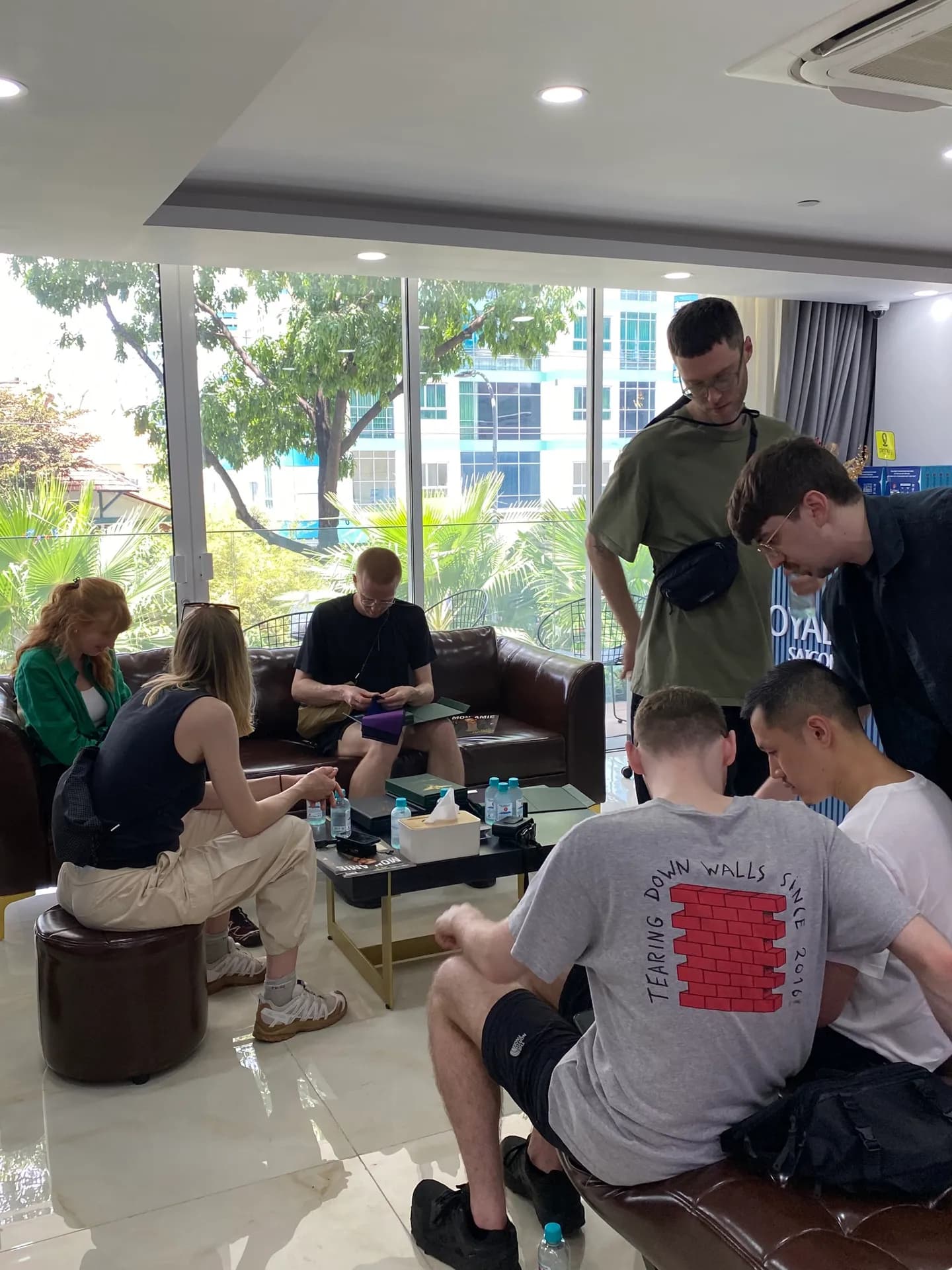 Phóng sự tại showroom — Mon Amie